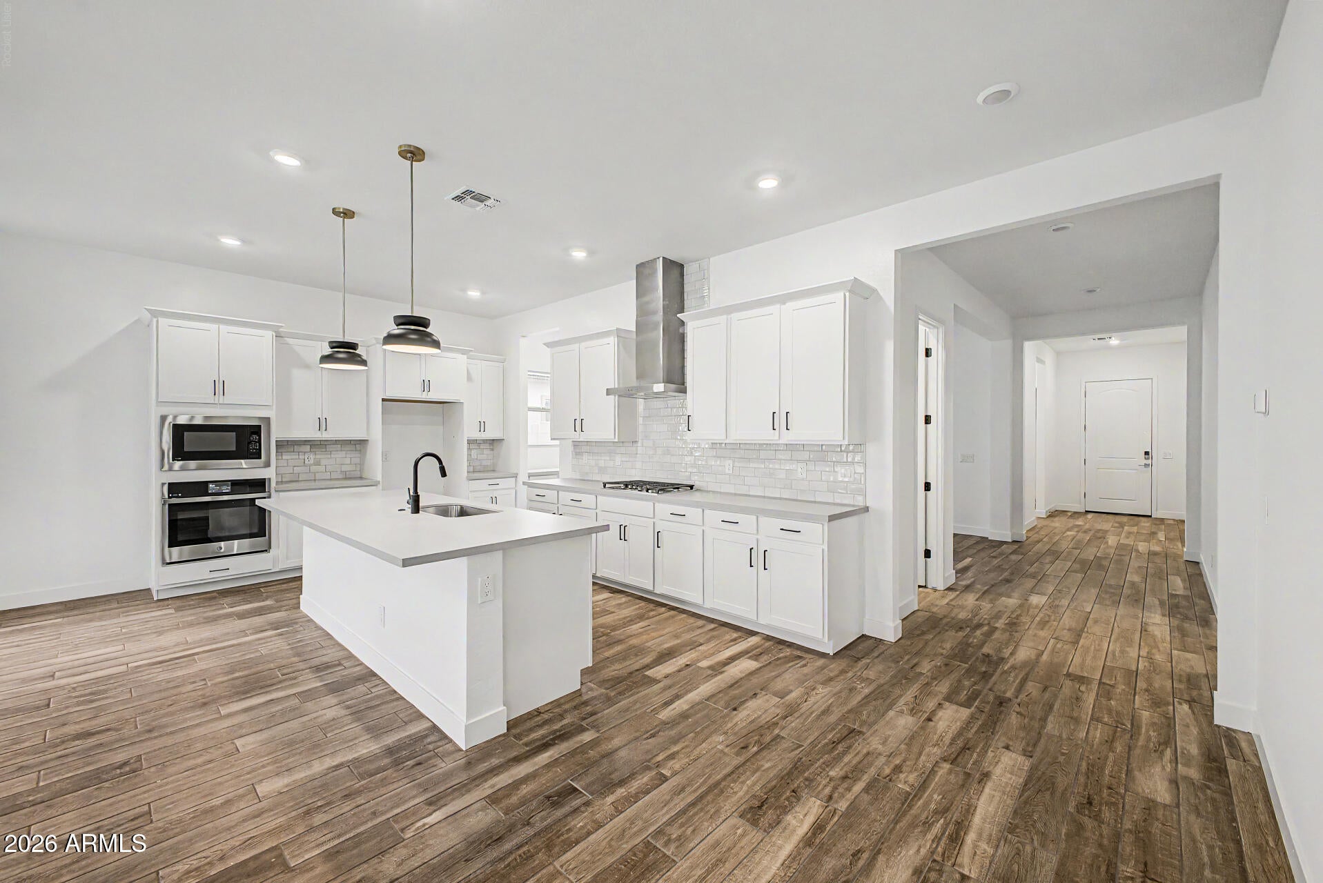 22196 W BLACKHAWK Drive