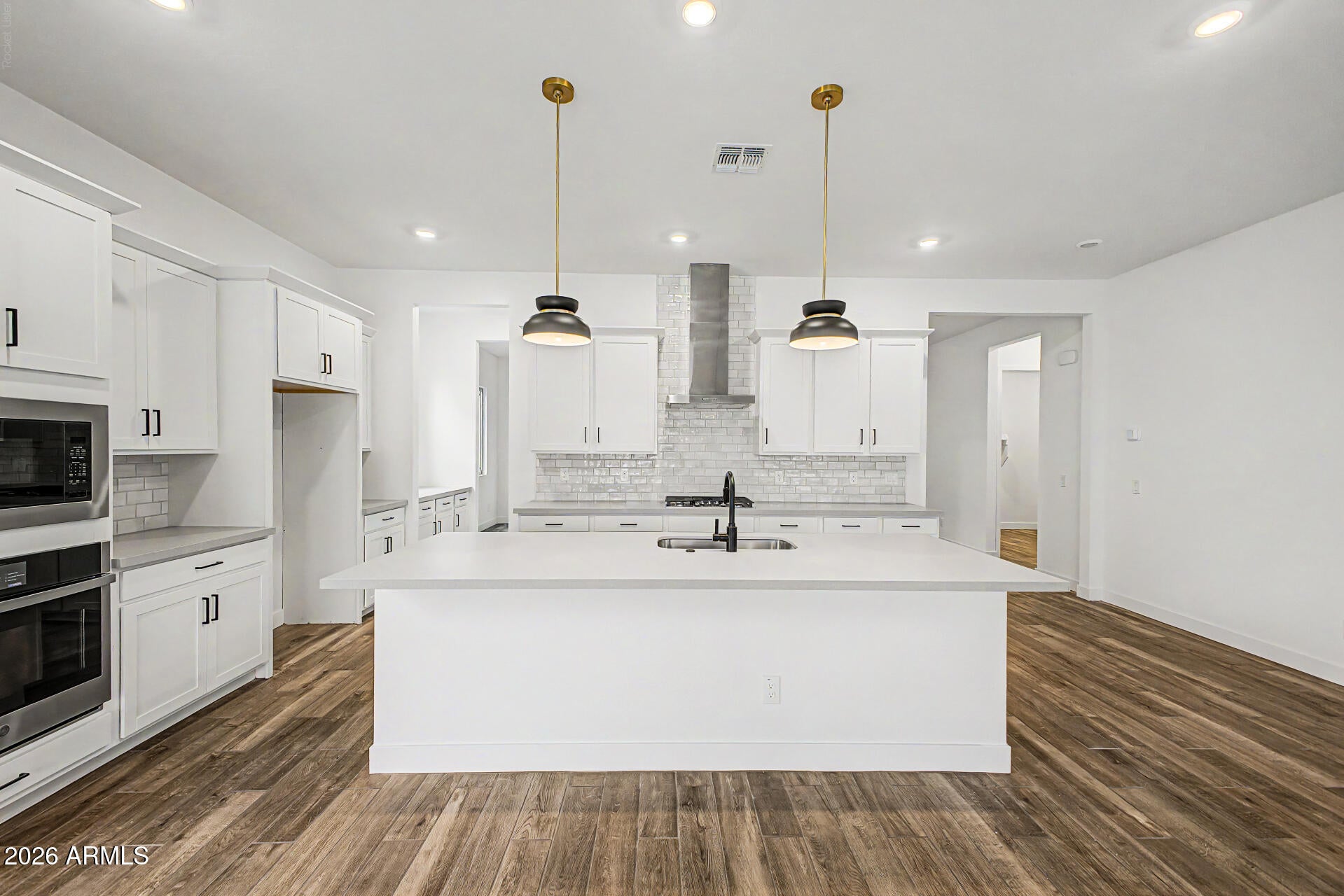 22196 W BLACKHAWK Drive
