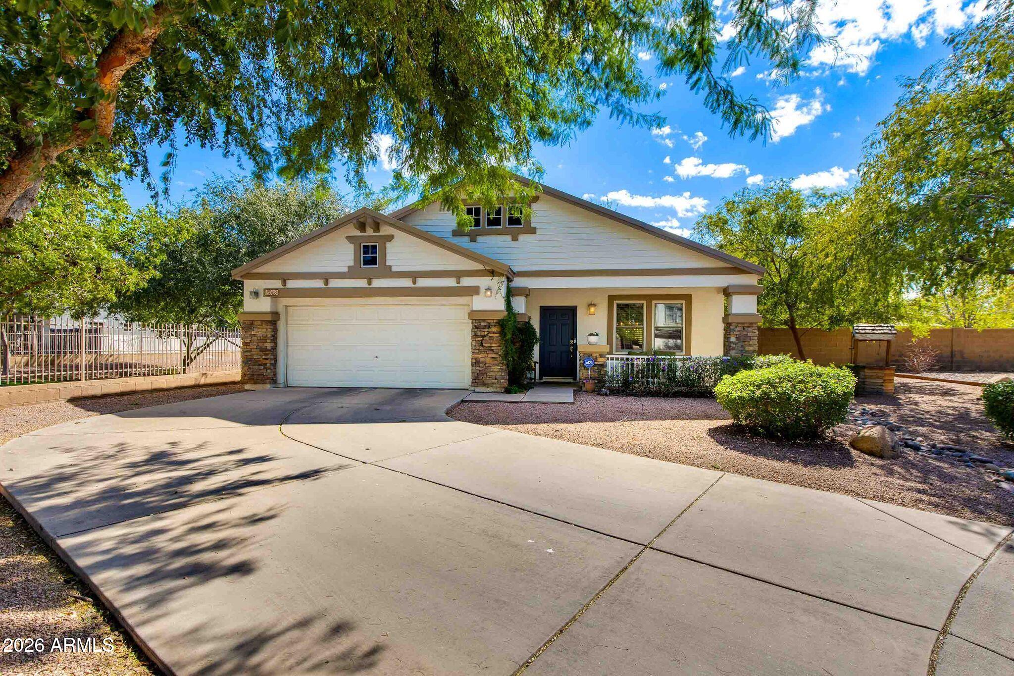 2513 E DEL RIO Court