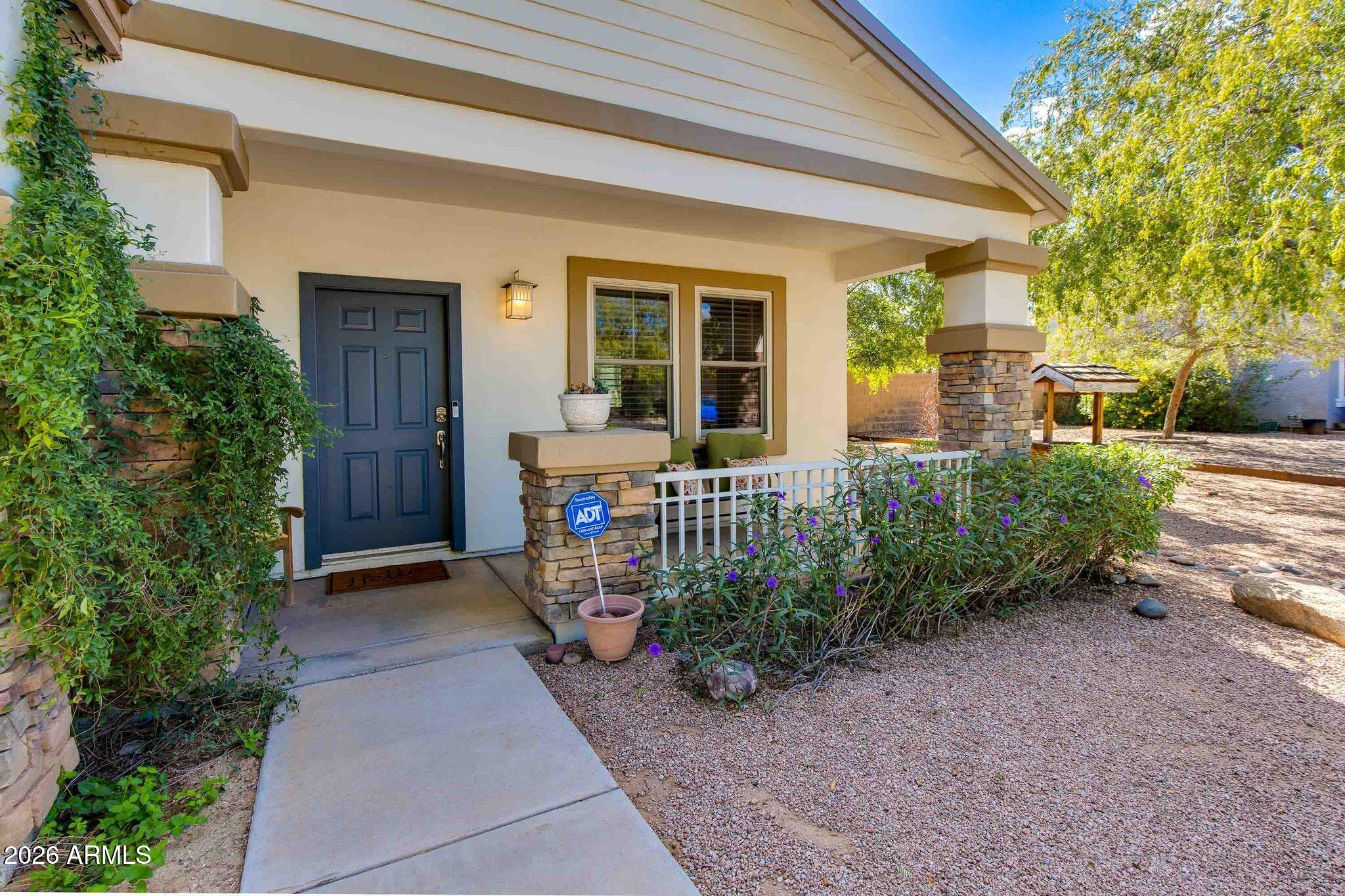 2513 E DEL RIO Court