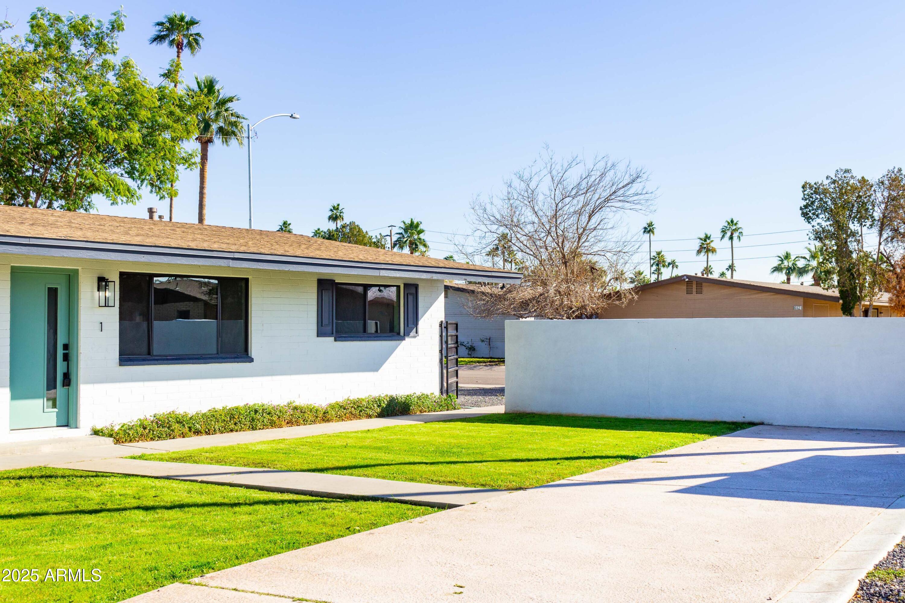 6622 E AVALON Drive