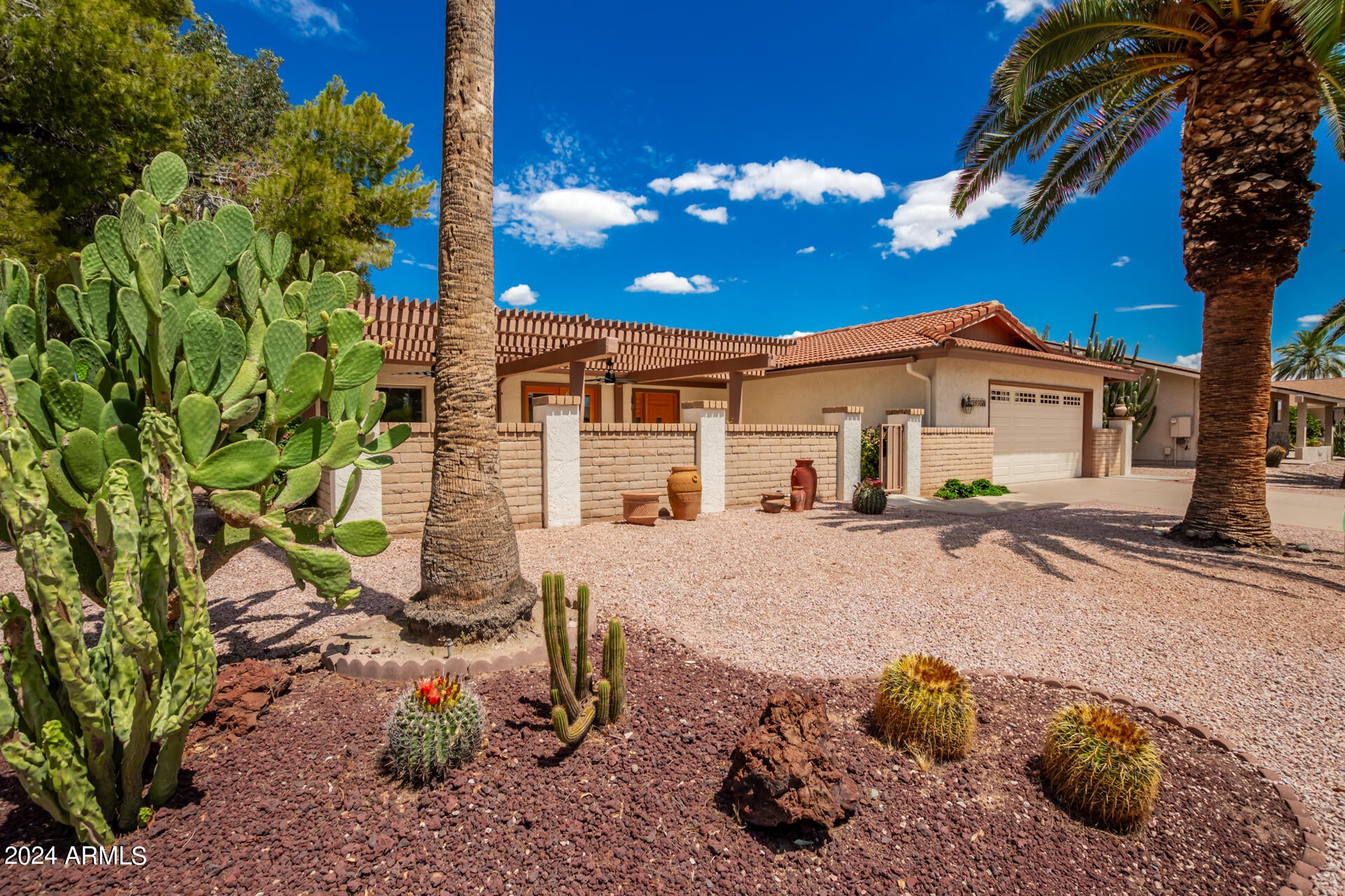 930 LEISURE WORLD --