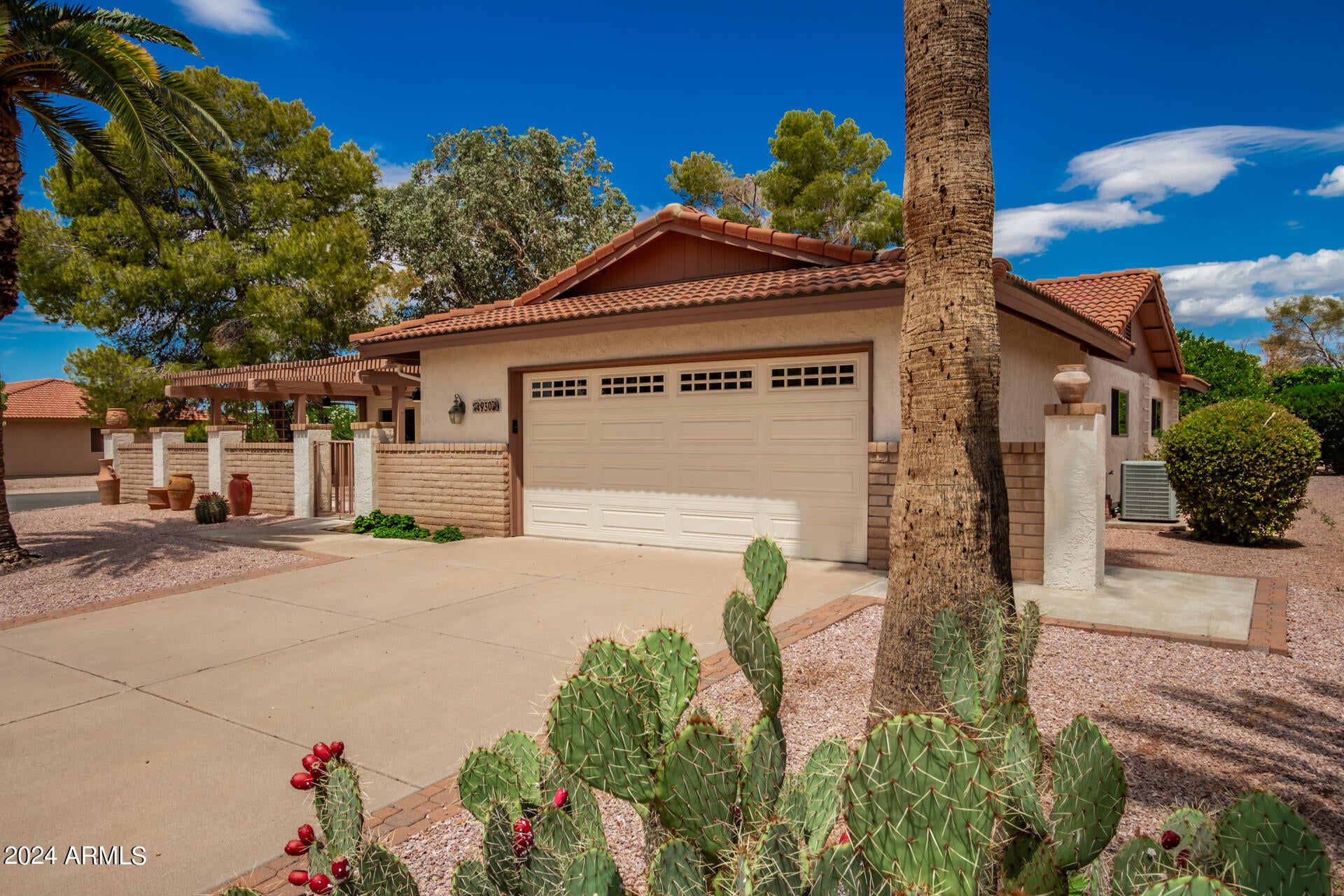 930 LEISURE WORLD --