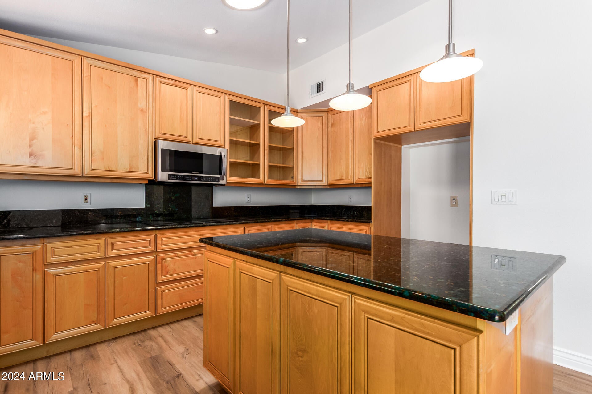 930 LEISURE WORLD --