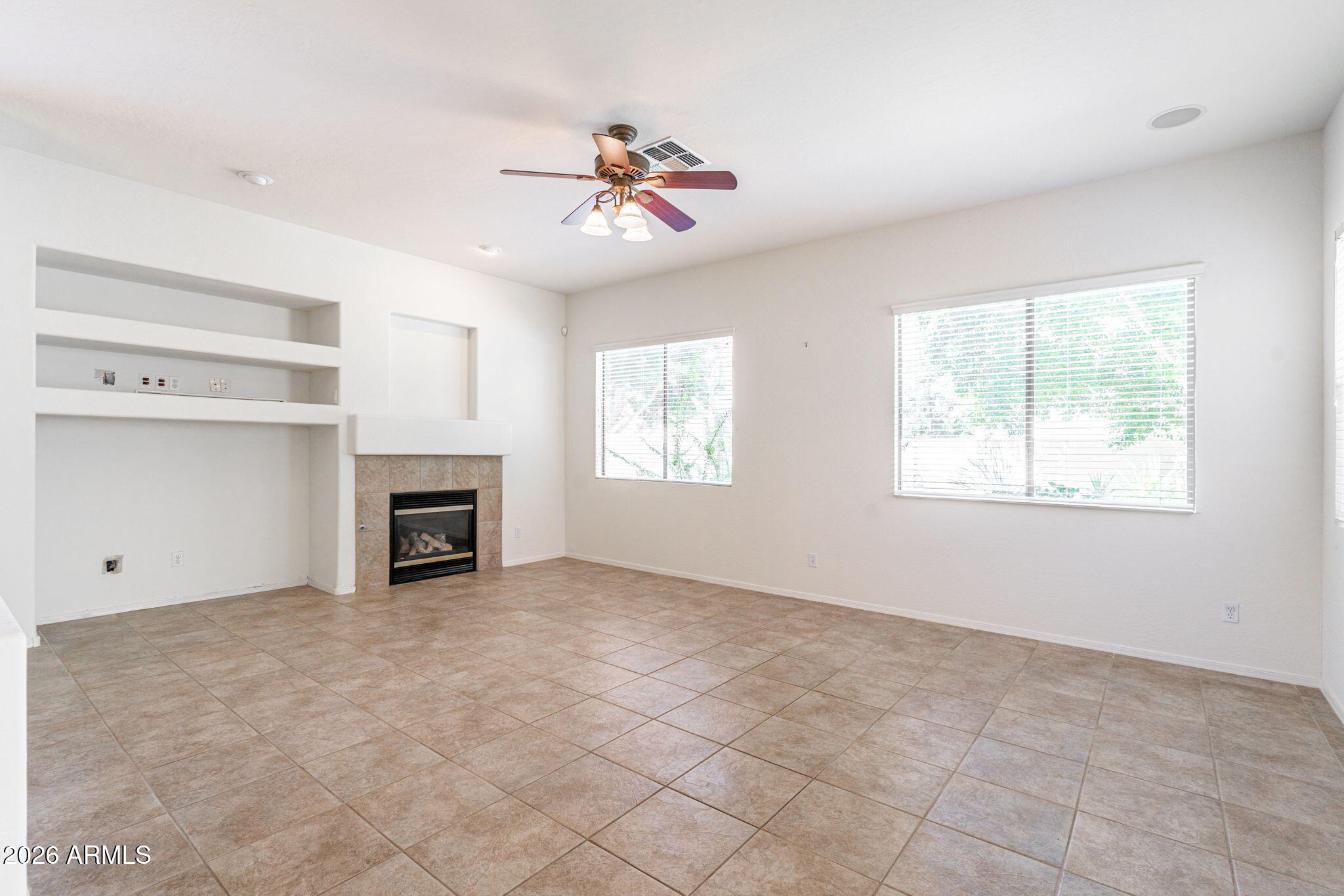 1304 N 86TH Place