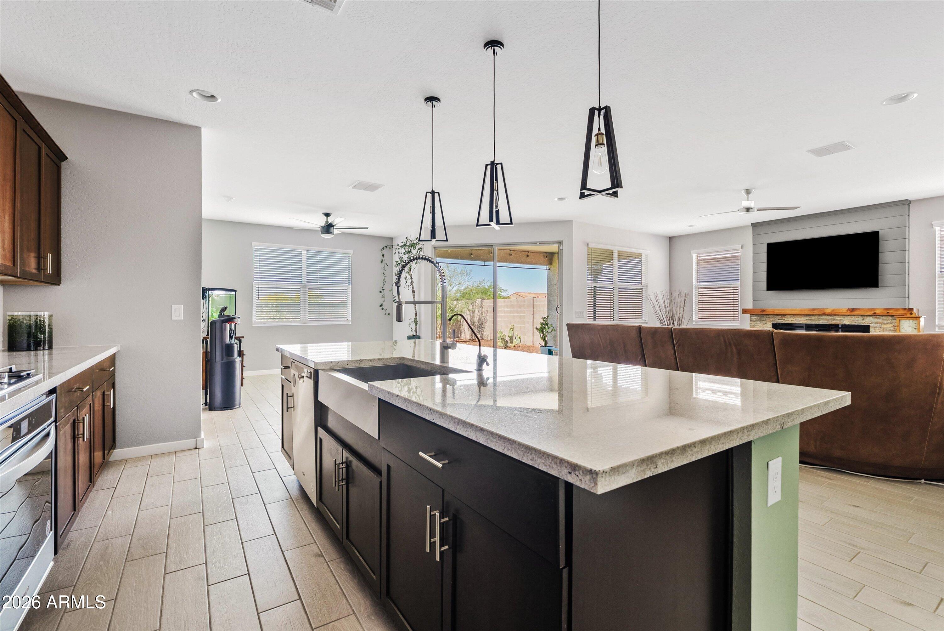 37046 N ANDRAVIDA Drive