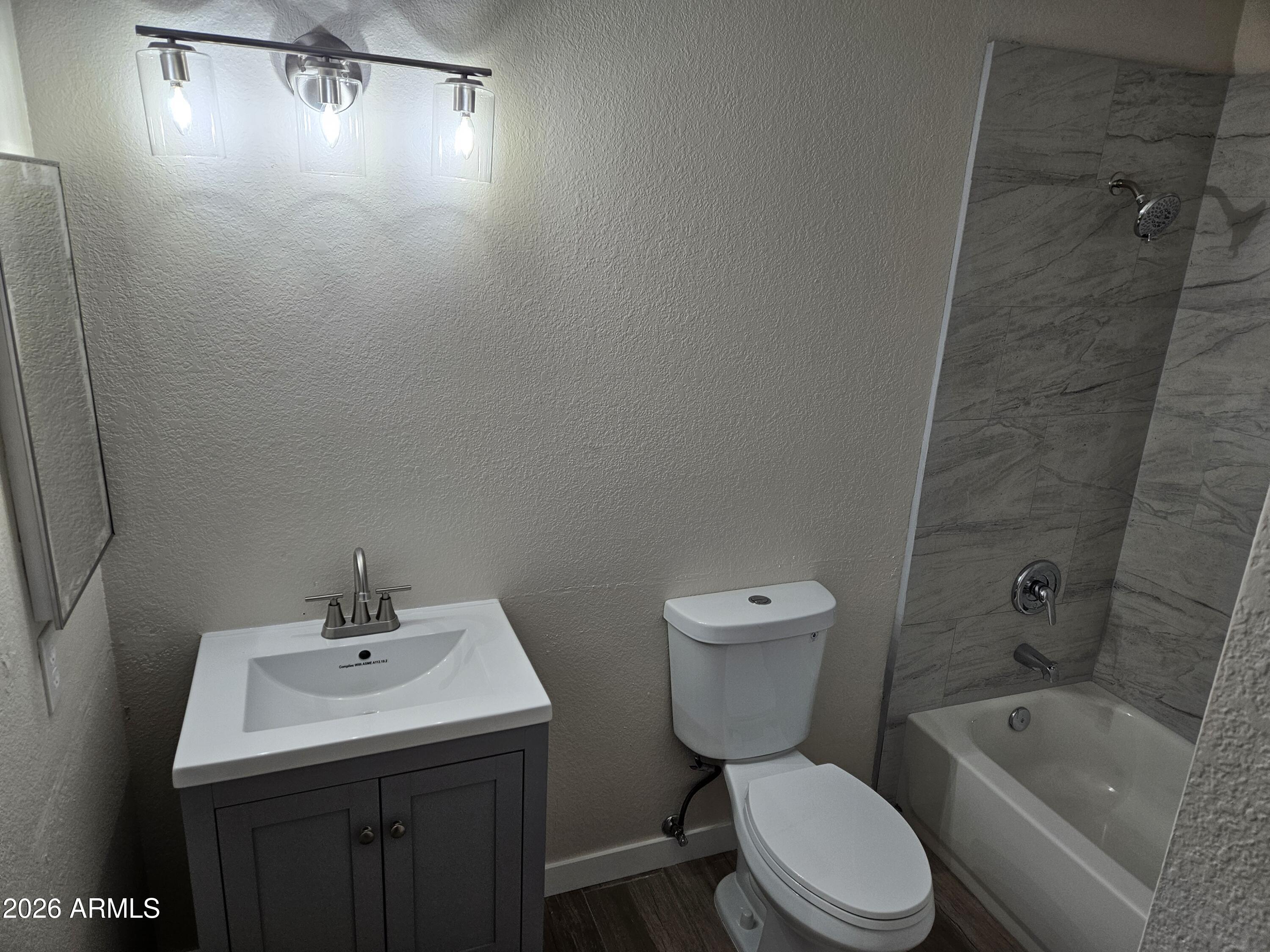 8949 W CINNABAR Avenue