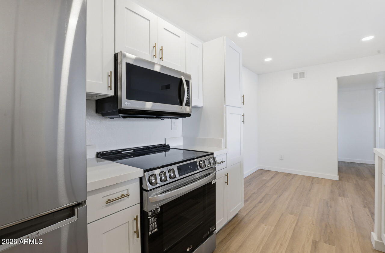 623 W Guadalupe Road 215