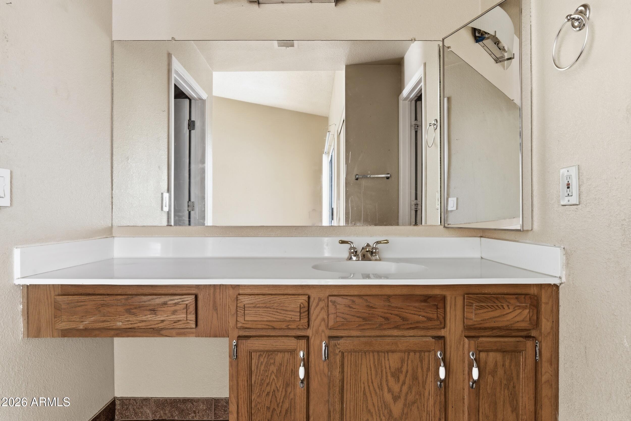 MARYLAND LAKES CONDOMINIUMS AMD - Residential