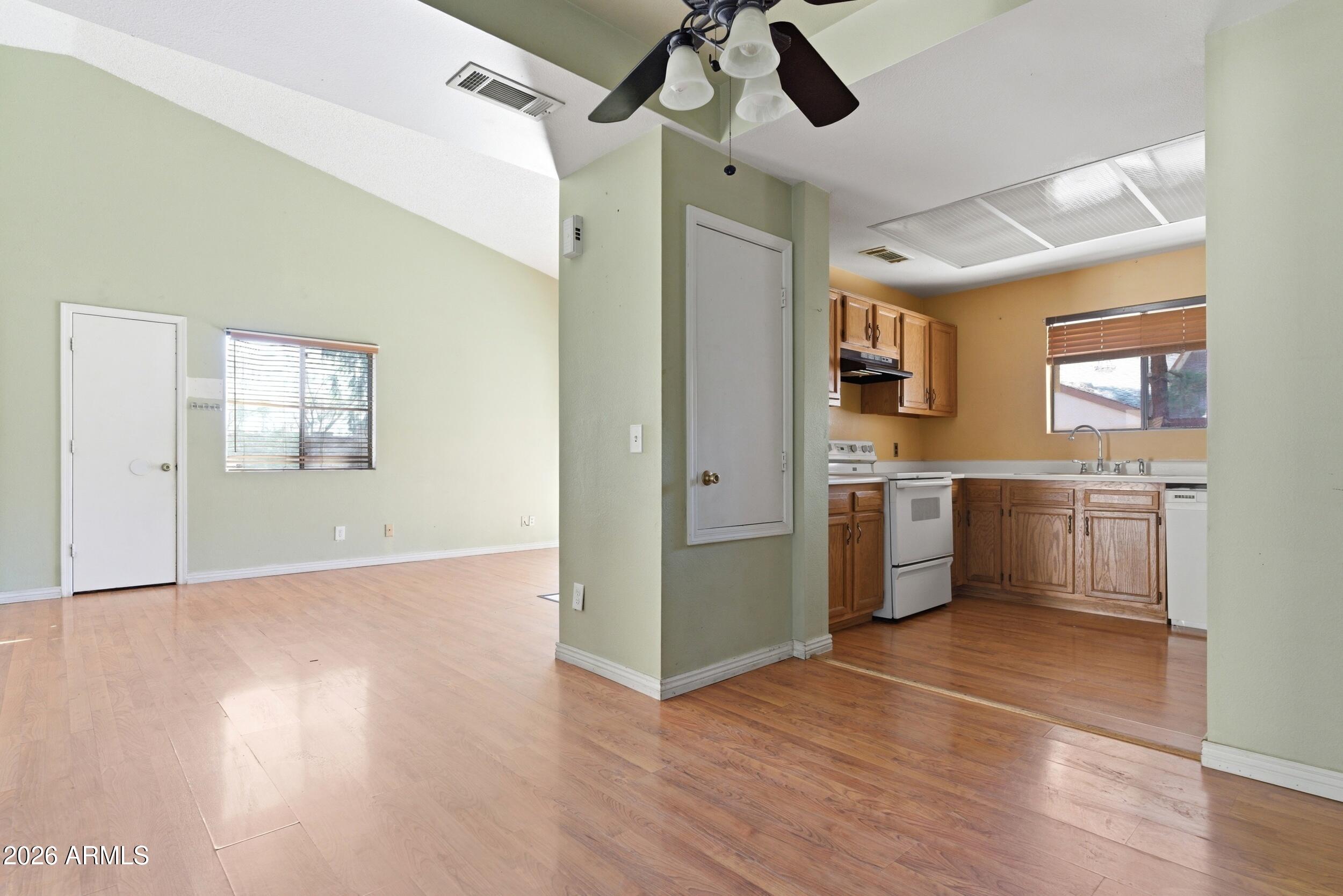 MARYLAND LAKES CONDOMINIUMS AMD - Residential