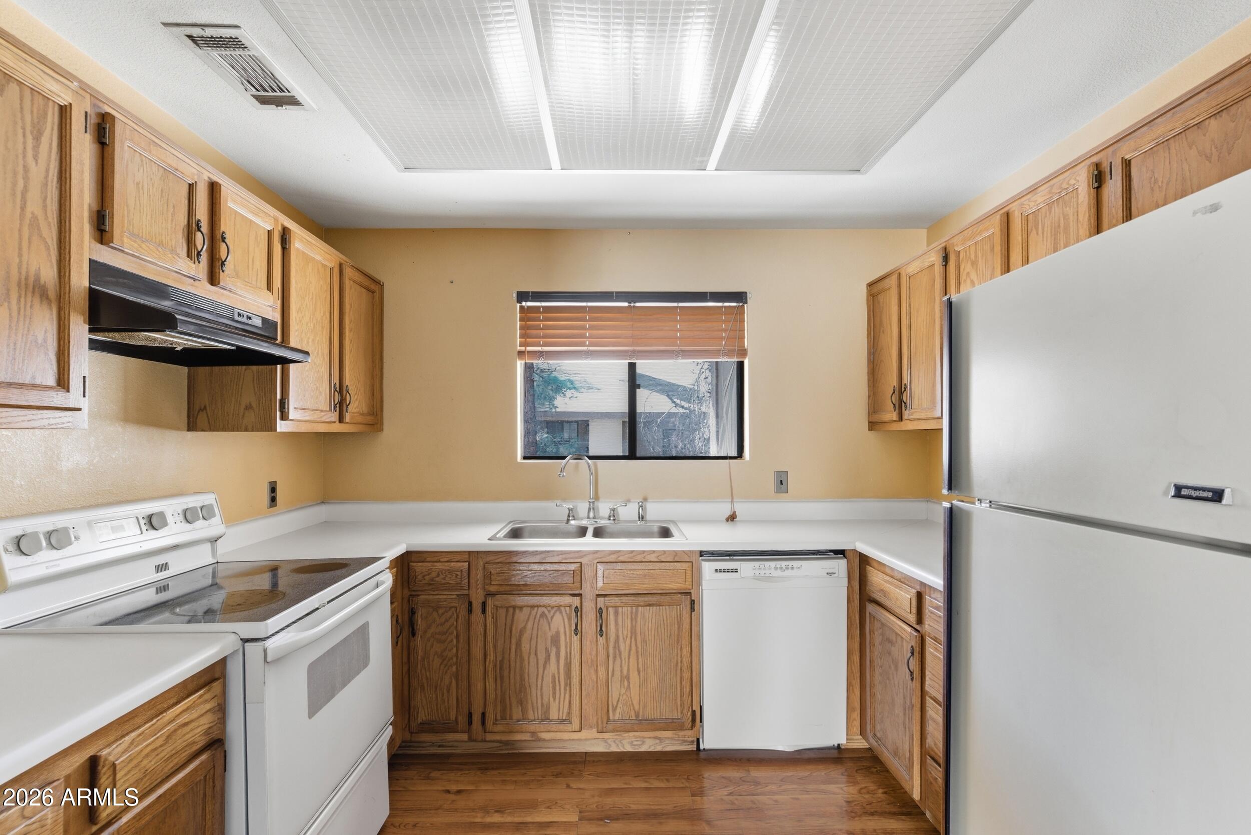 MARYLAND LAKES CONDOMINIUMS AMD - Residential