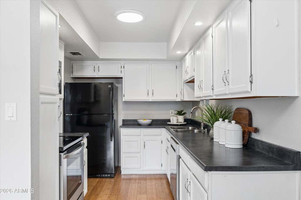 Photo of 3102 E Clarendon Avenue #206, Phoenix, AZ 85016 (MLS # 7055206)