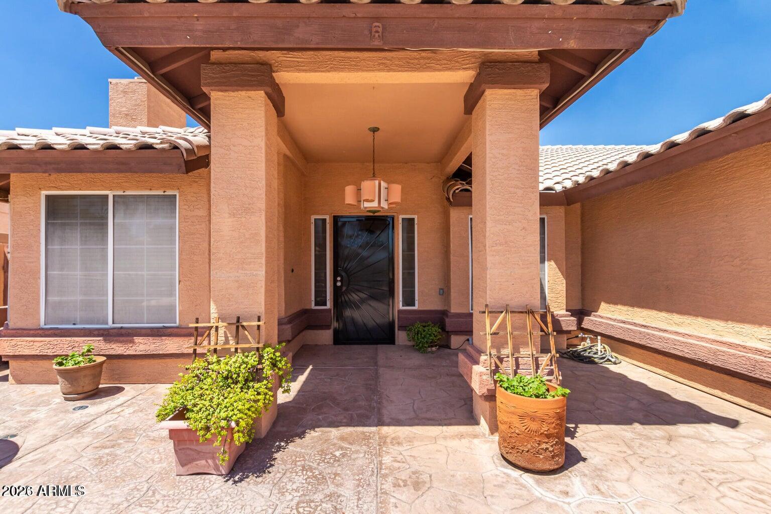 1924 E SHARON Drive