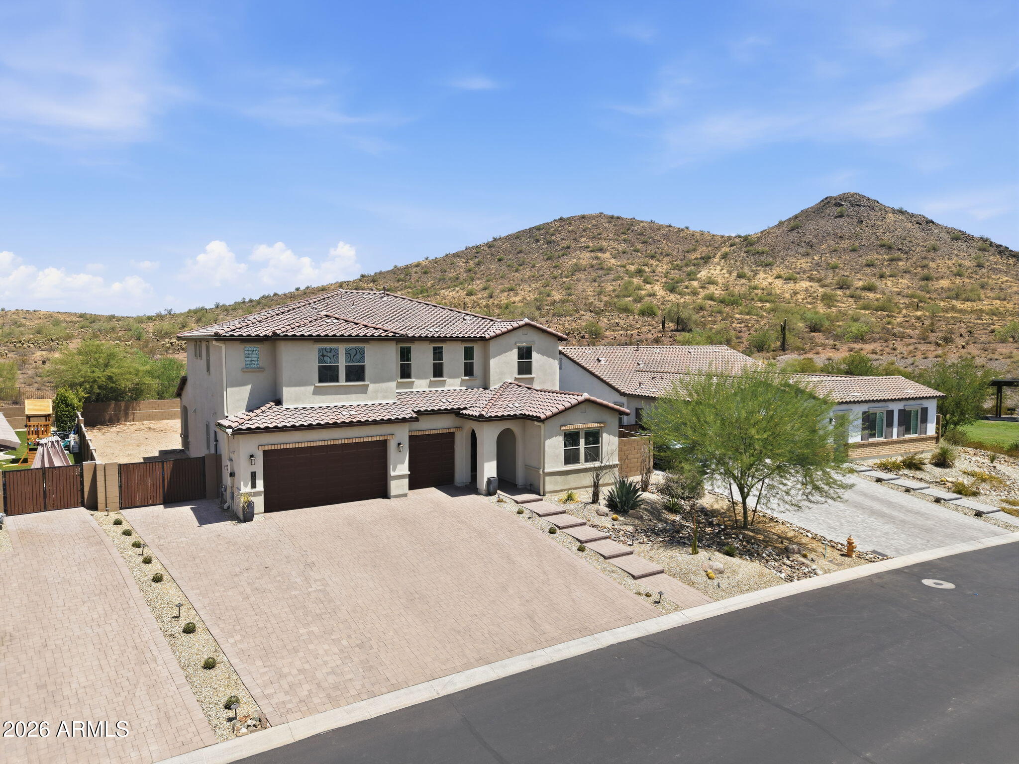 1928 E VILLA LINDA Drive