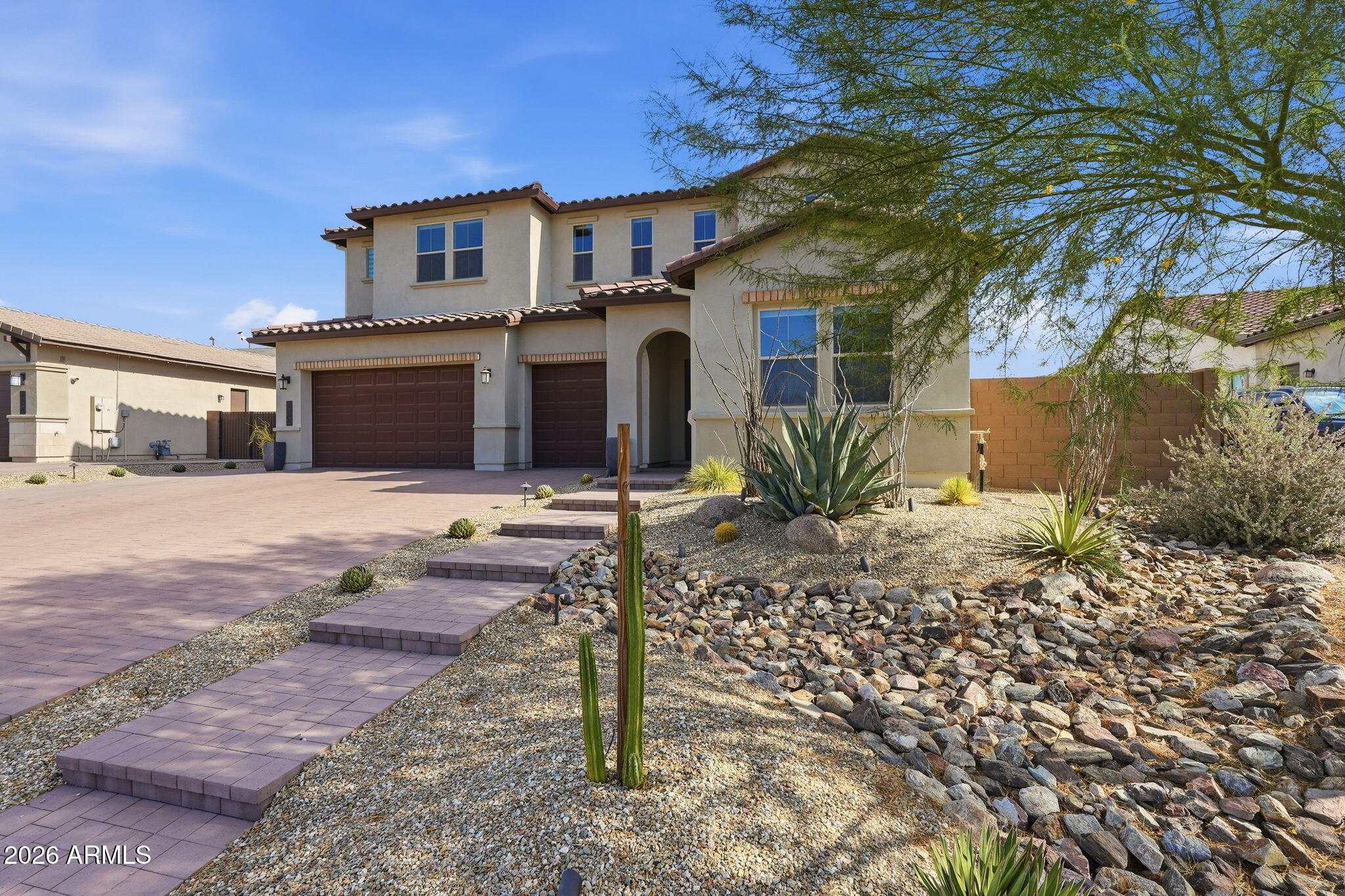 1928 E VILLA LINDA Drive
