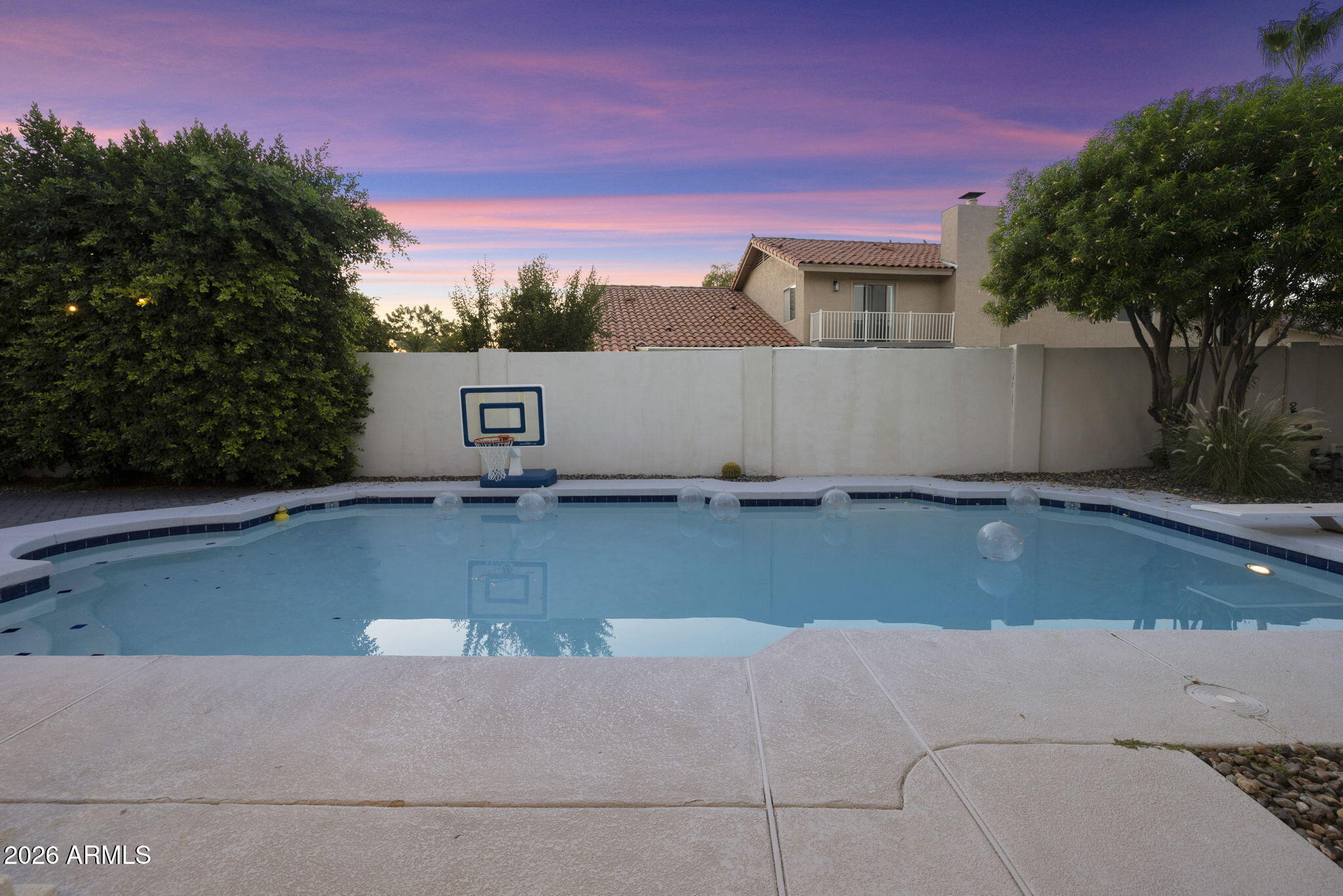 8672 E THOROUGHBRED Trail