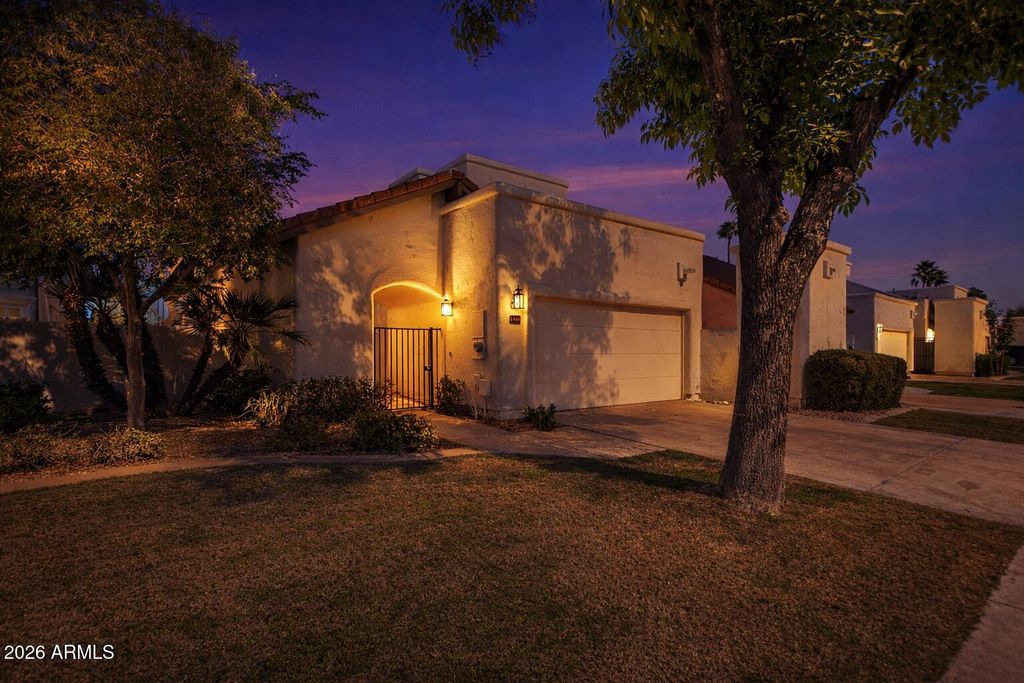 Photo of 1906 E Calle De Arcos Drive, Tempe, AZ 85284 (MLS # 6980555)