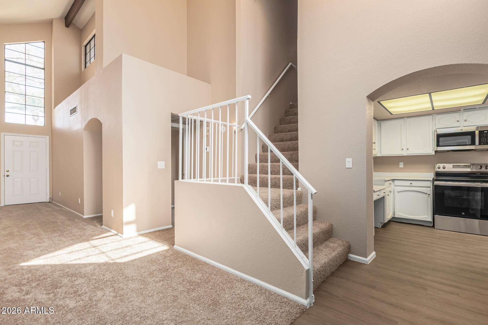 1906 E CALLE DE ARCOS Drive