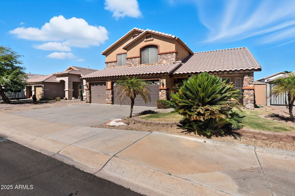 Photo of 5422 W Topeka Drive, Glendale, AZ 85308 (MLS # 6929442)