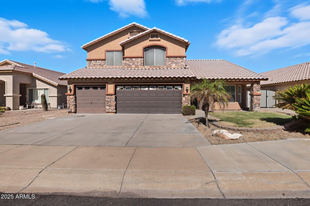 Photo of 5422 W Topeka Drive, Glendale, AZ 85308 (MLS # 6929442)