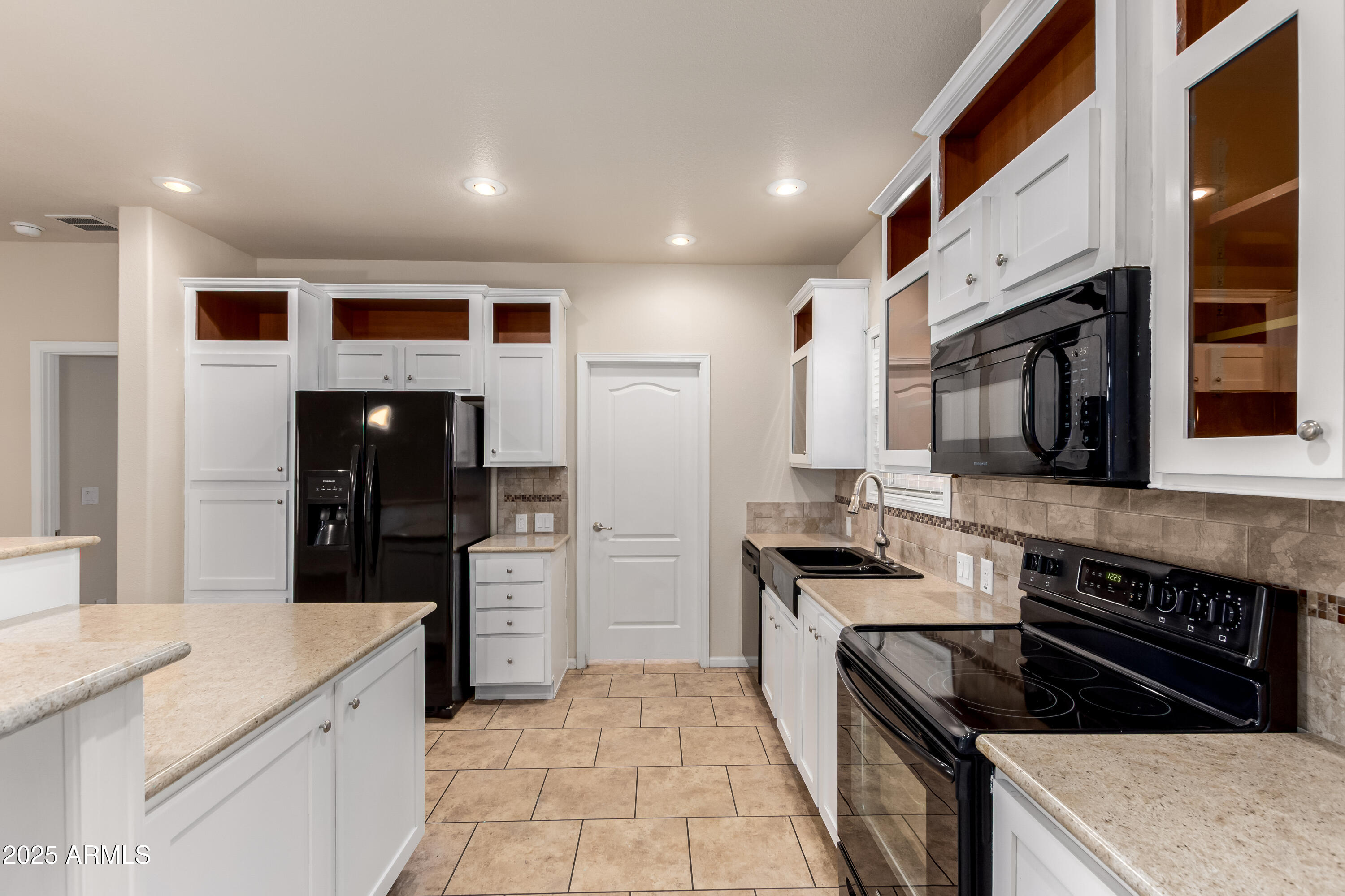 2000 S Apache Road 78