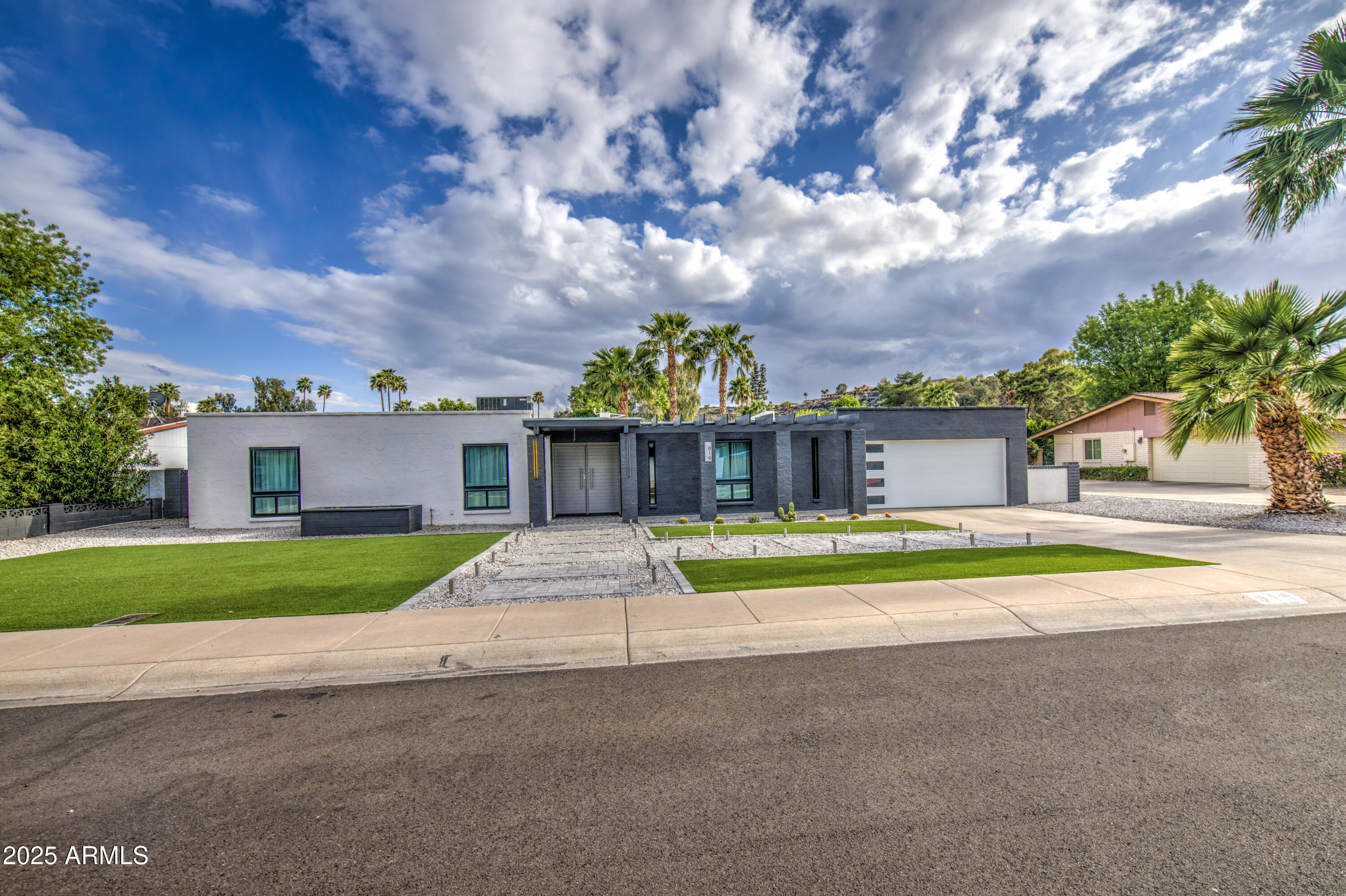 919 W PORT ROYALE Lane