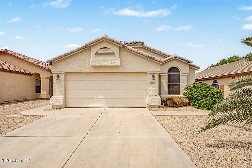 Photo of 1094 S Sierra Street, Gilbert, AZ 85296 (MLS # 7019401)