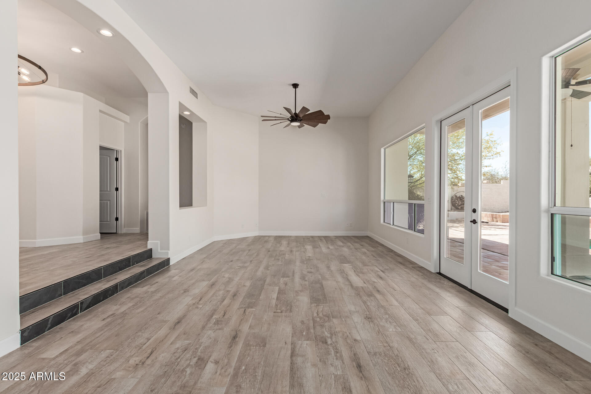 2552 E SILVERWOOD Drive