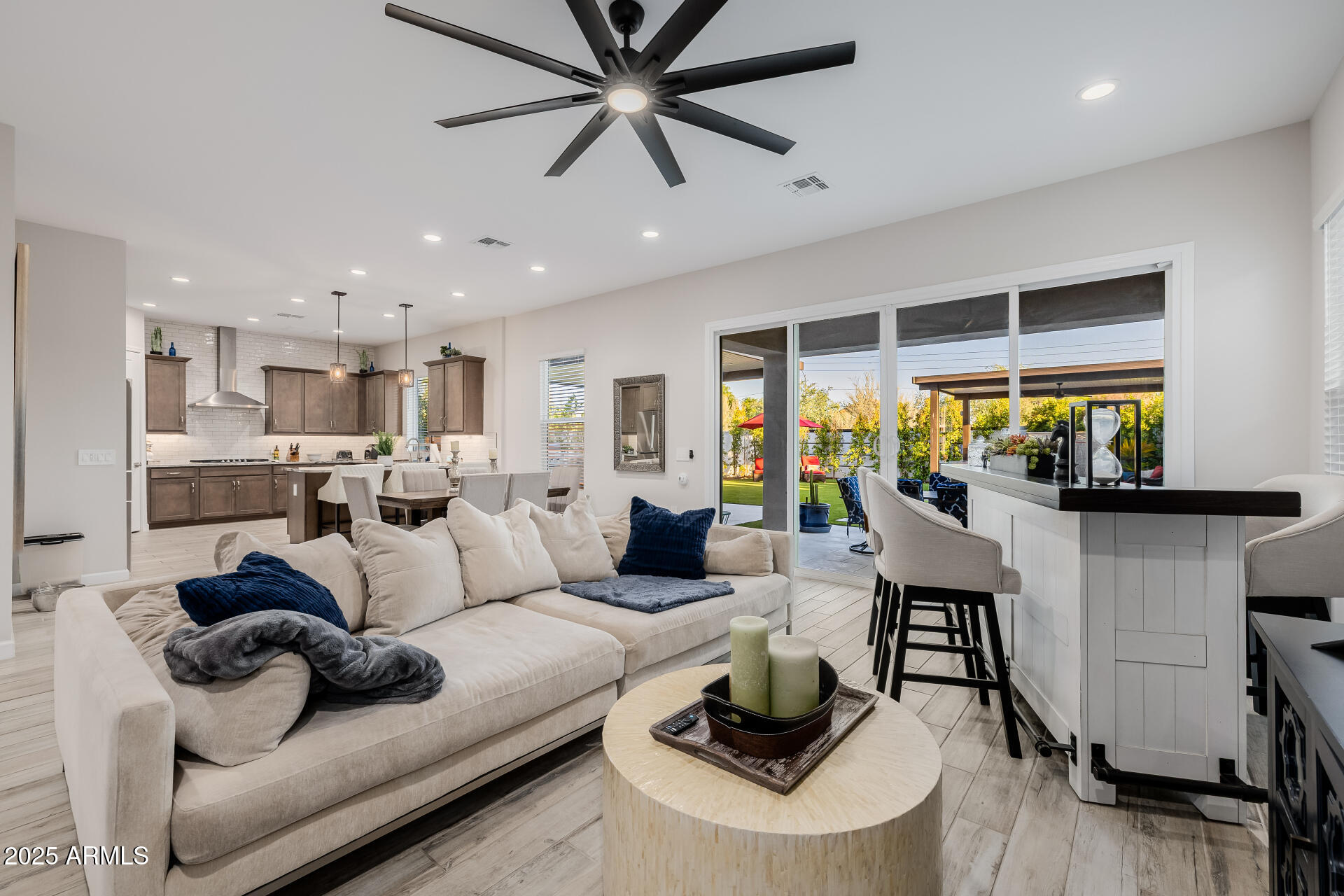 5119 E WOODRIDGE Drive
