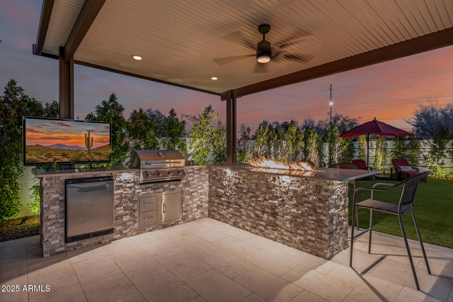 5119 E WOODRIDGE Drive