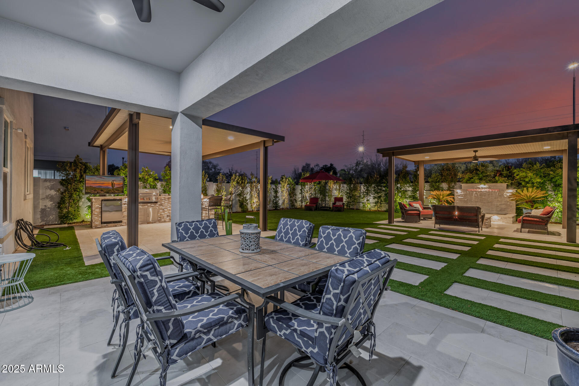 5119 E WOODRIDGE Drive