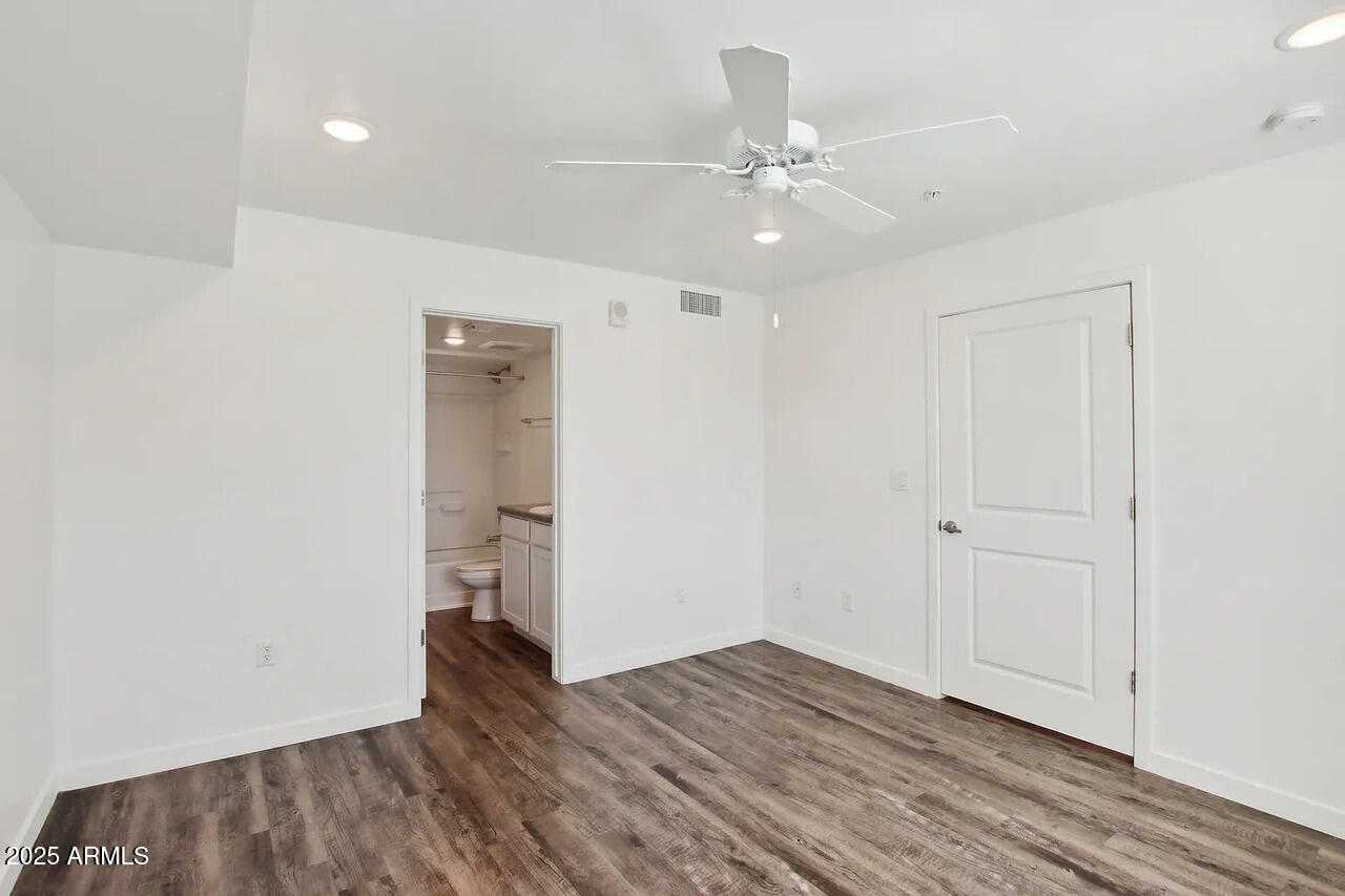 12945 W GREENWAY Road 36