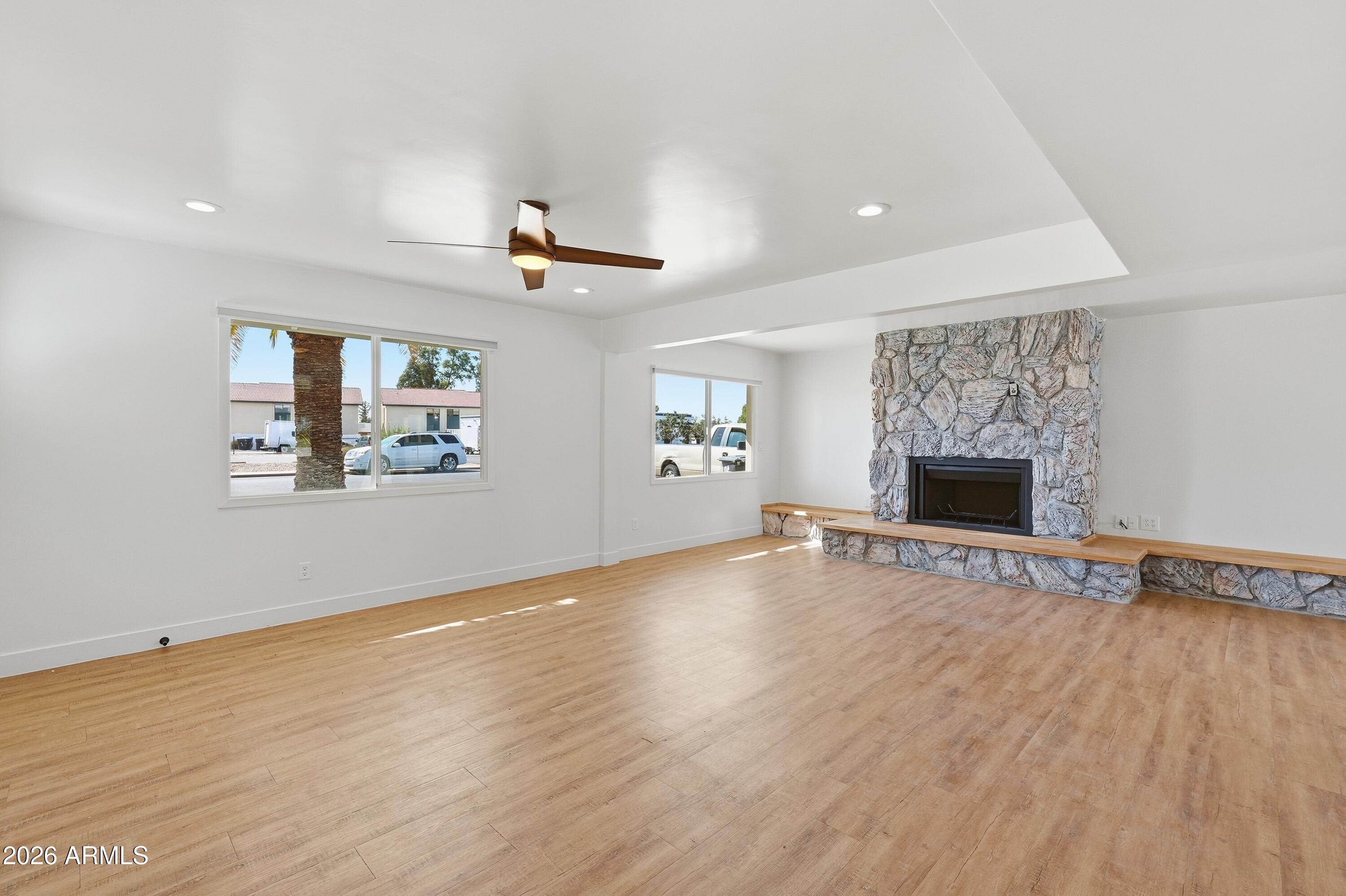 1 N COTTONWOOD Drive