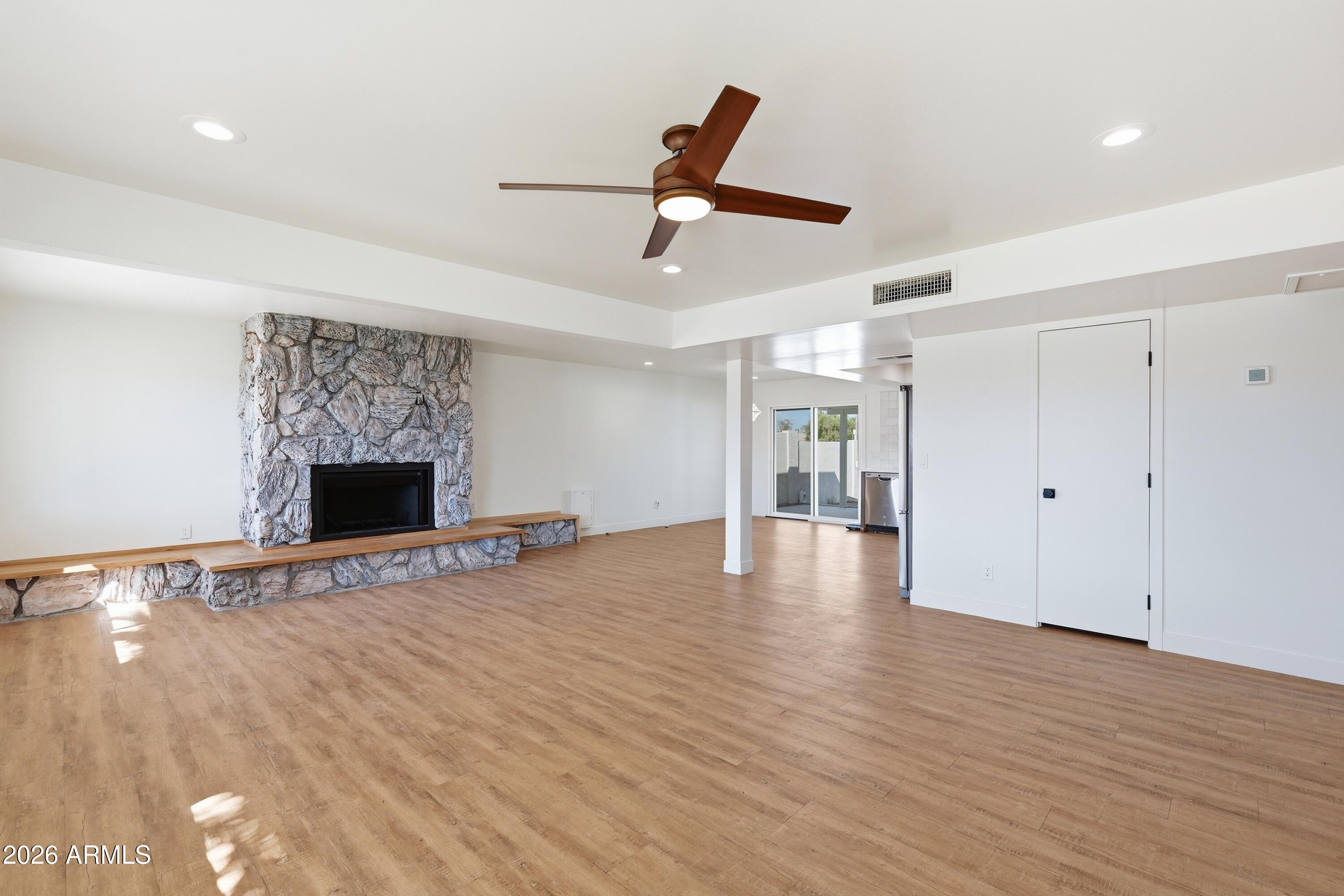 1 N COTTONWOOD Drive