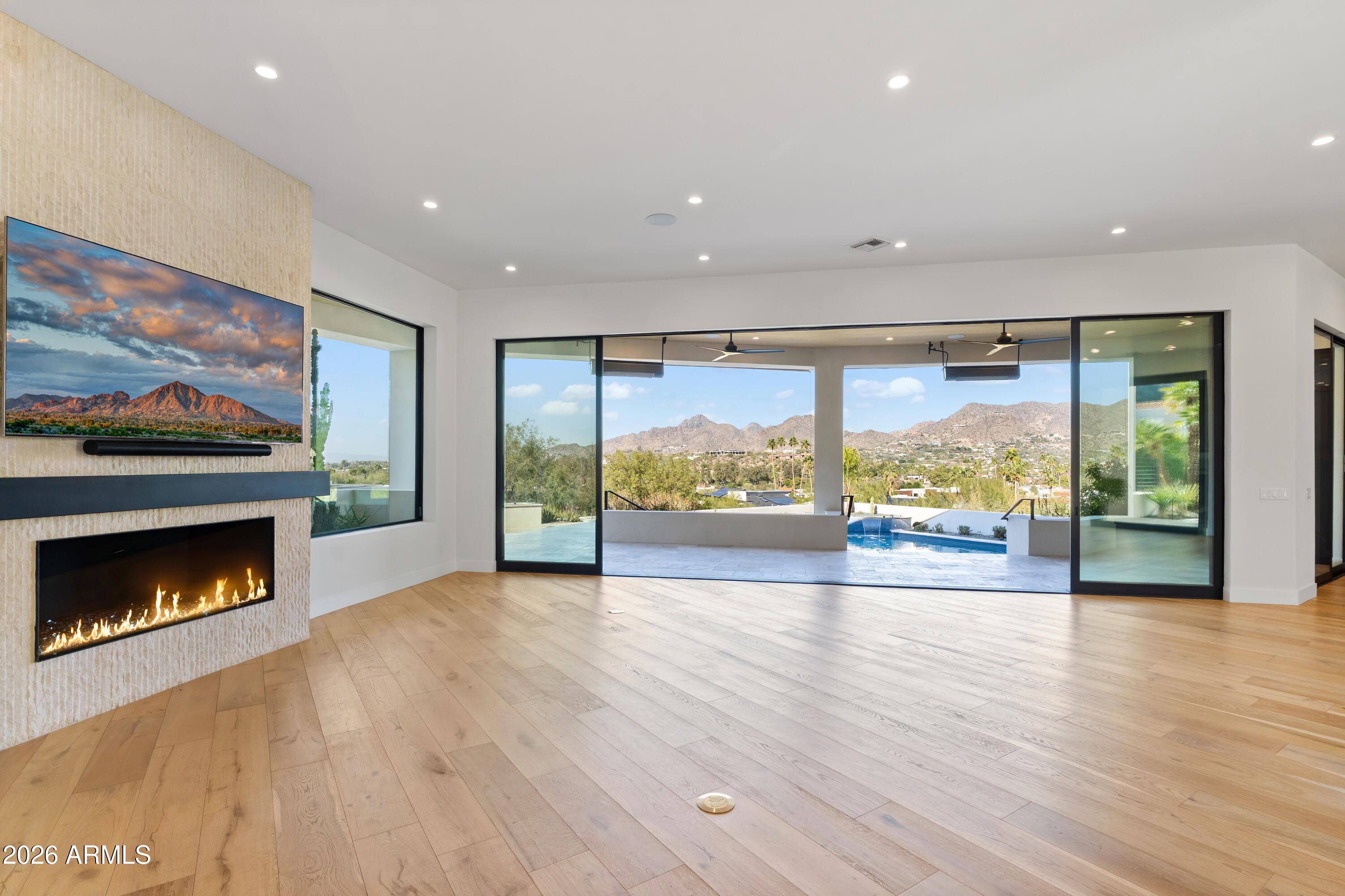 ECHO CANYON - Residential