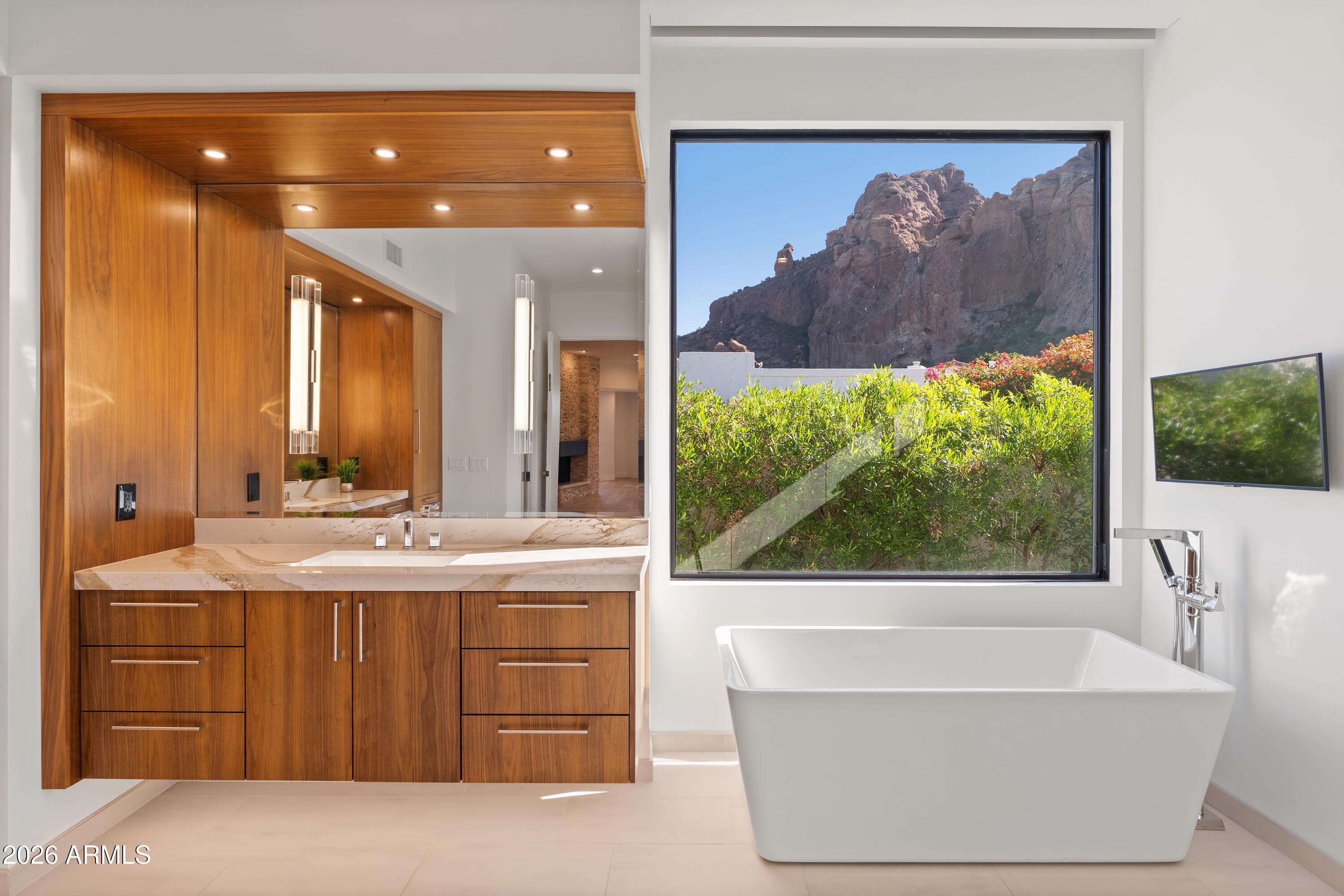 ECHO CANYON - Residential