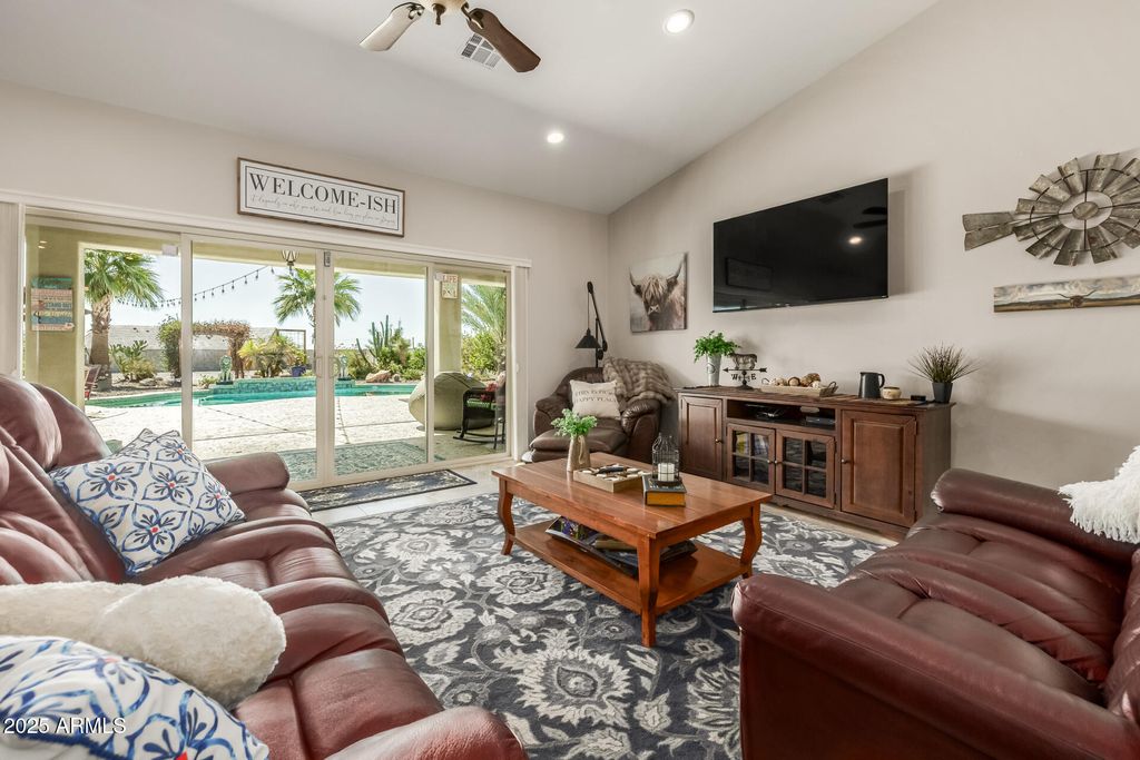 Photo of 10137 W Ironwood Drive, Casa Grande, AZ 85194 (MLS # 6925637)