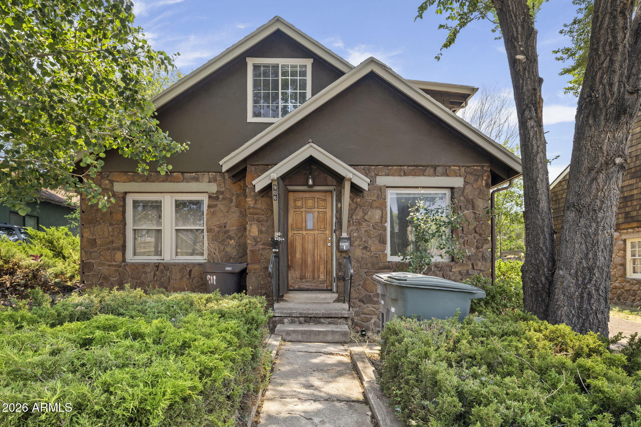 906 N BEAVER Street 1-2