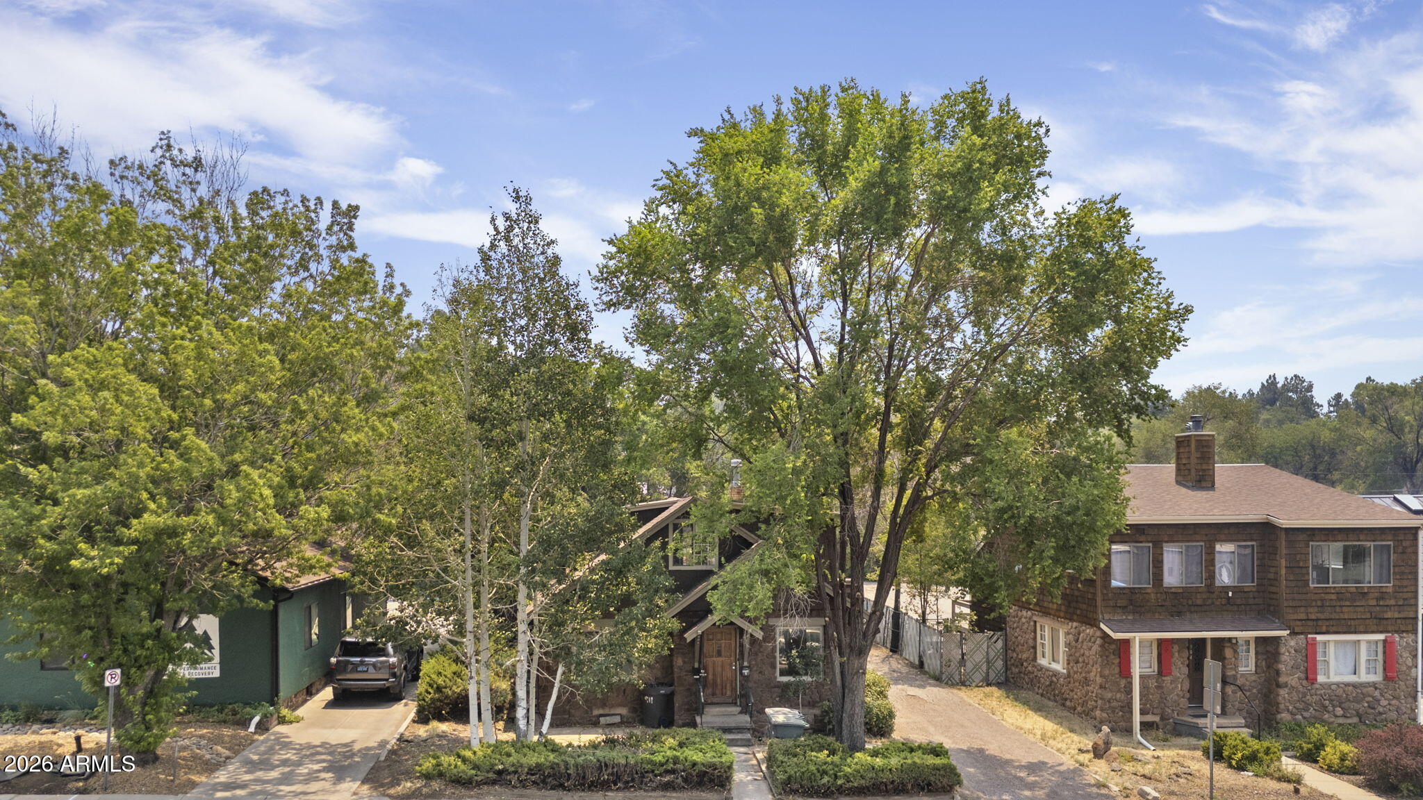 906 N BEAVER Street 1-2