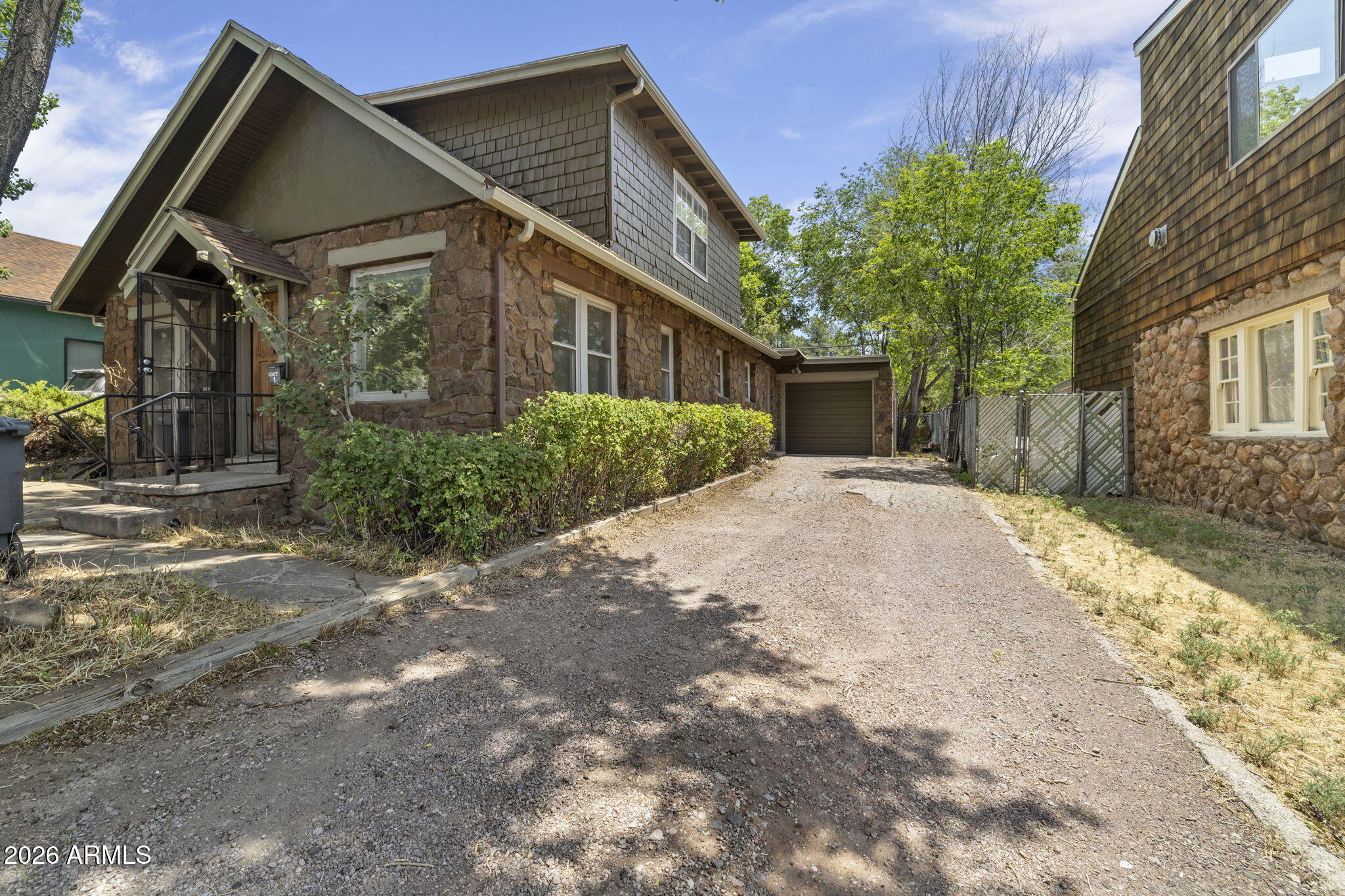 906 N BEAVER Street 1-2