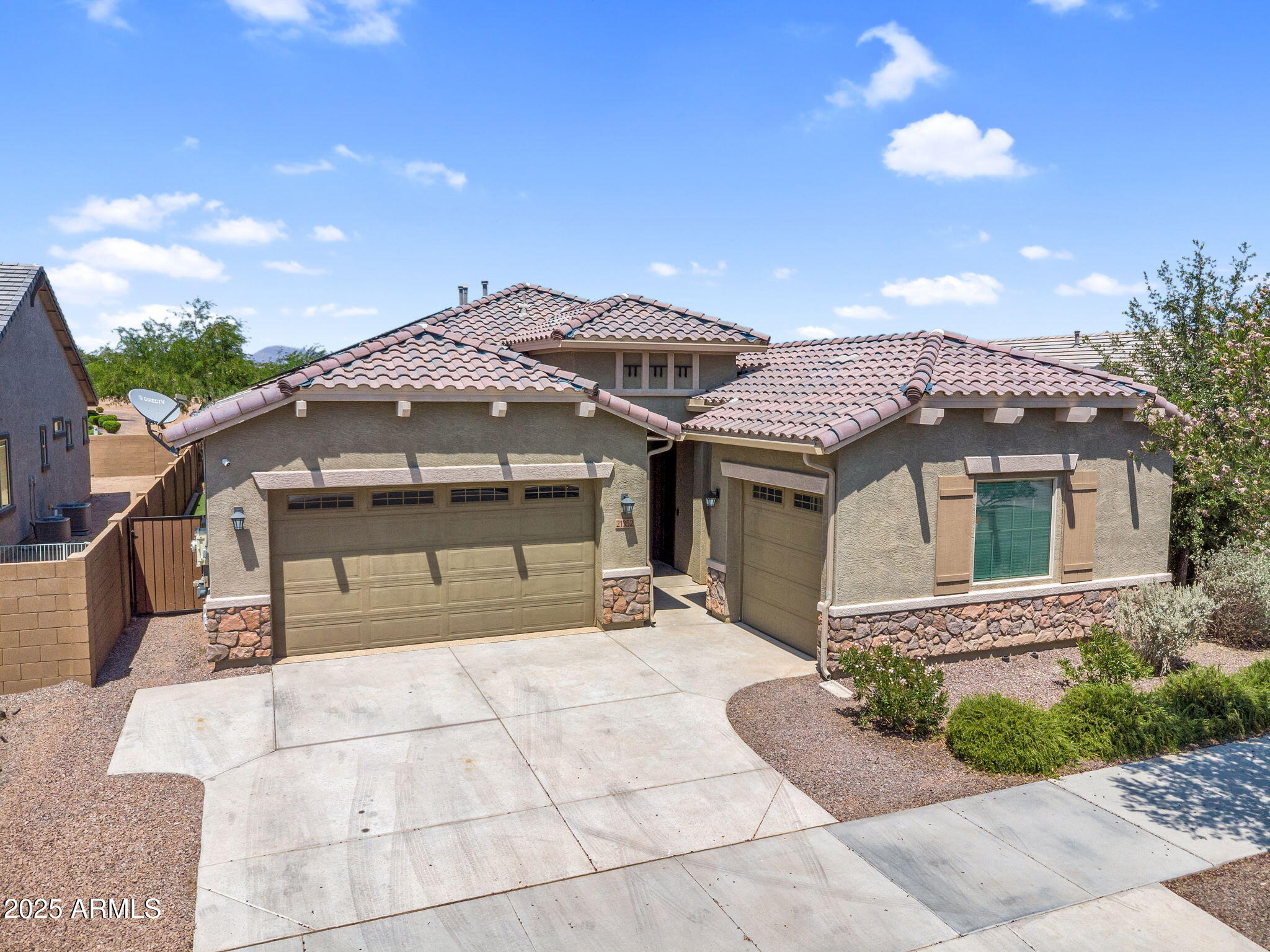 Homes 1 21352 E DOMINGO Road