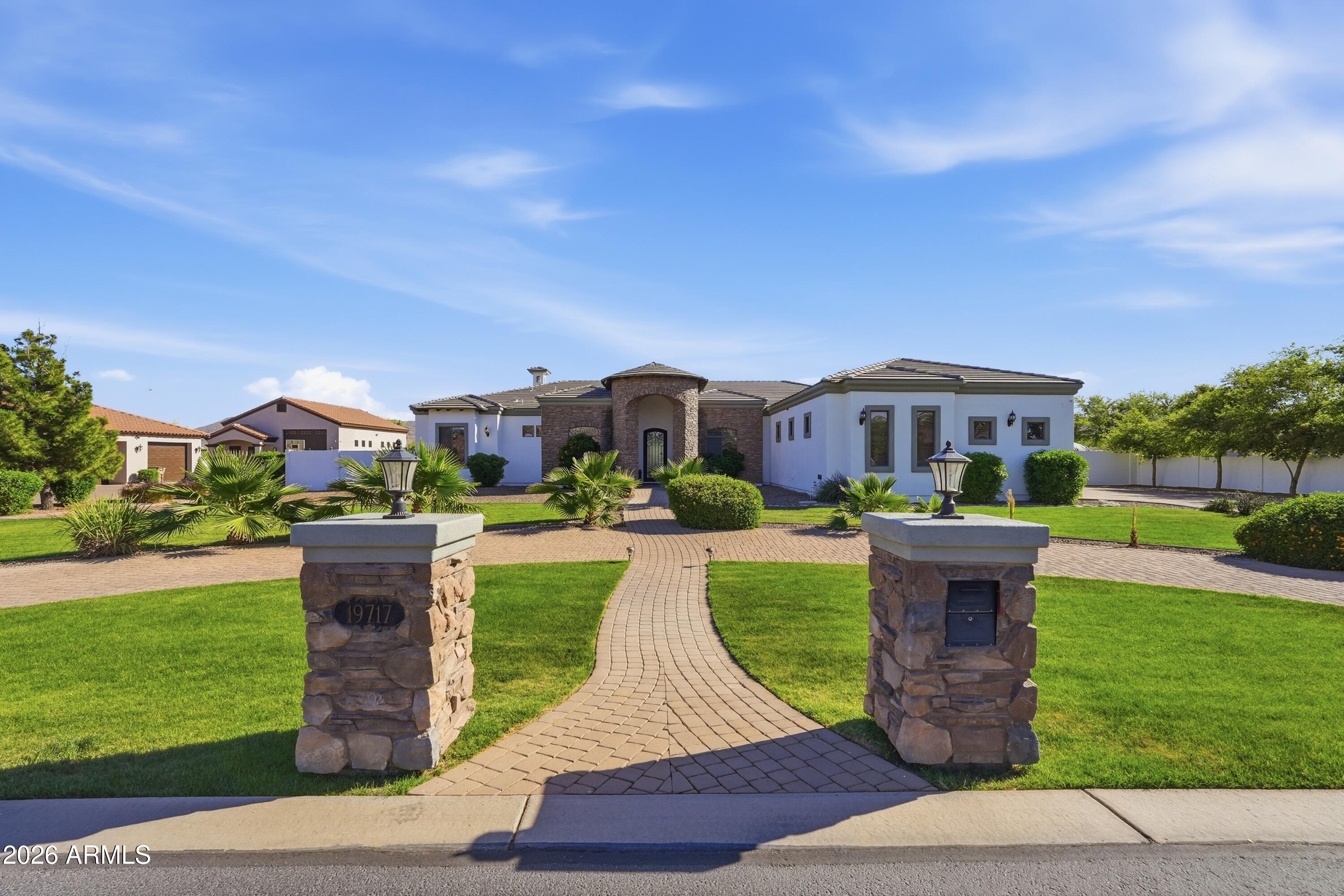 19717 E COUNTRY MEADOWS Drive