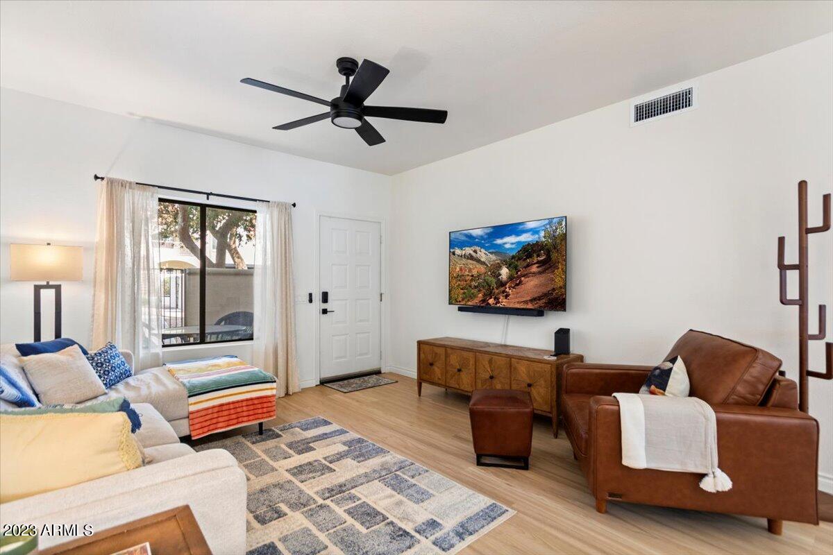 1017 E MARYLAND Avenue 116