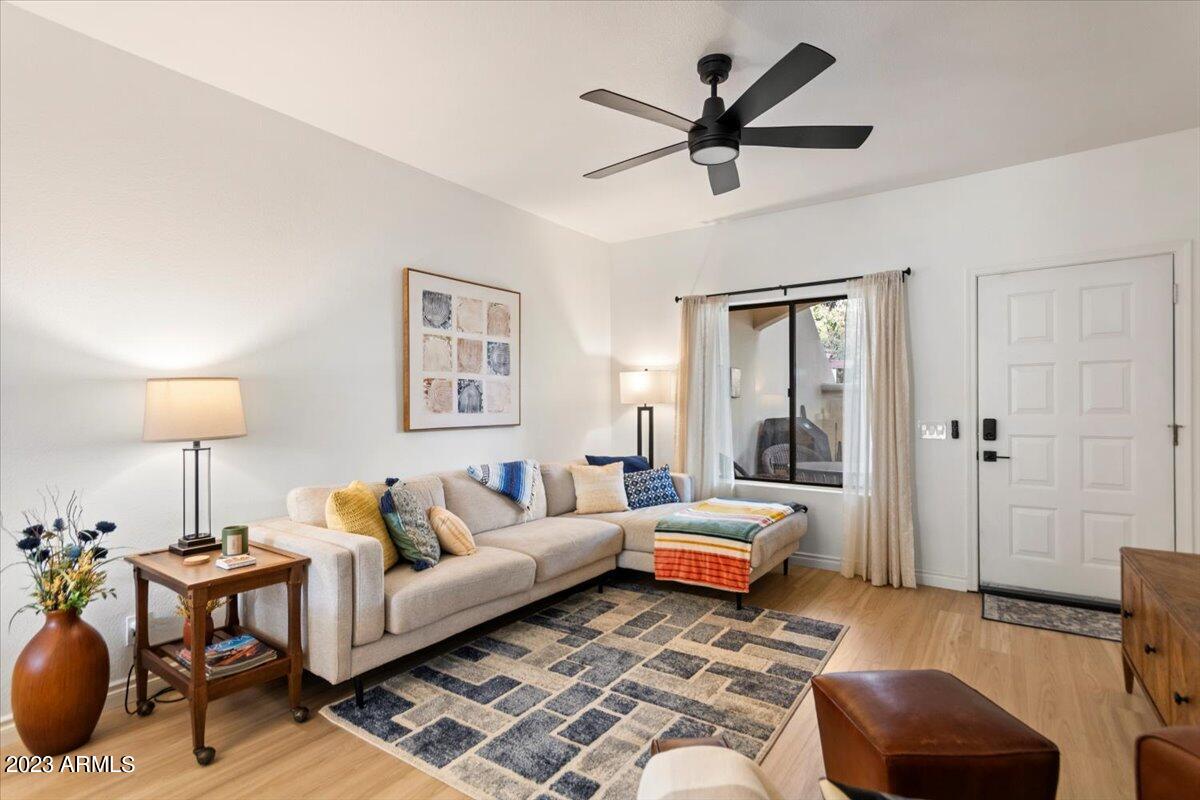 1017 E MARYLAND Avenue 116