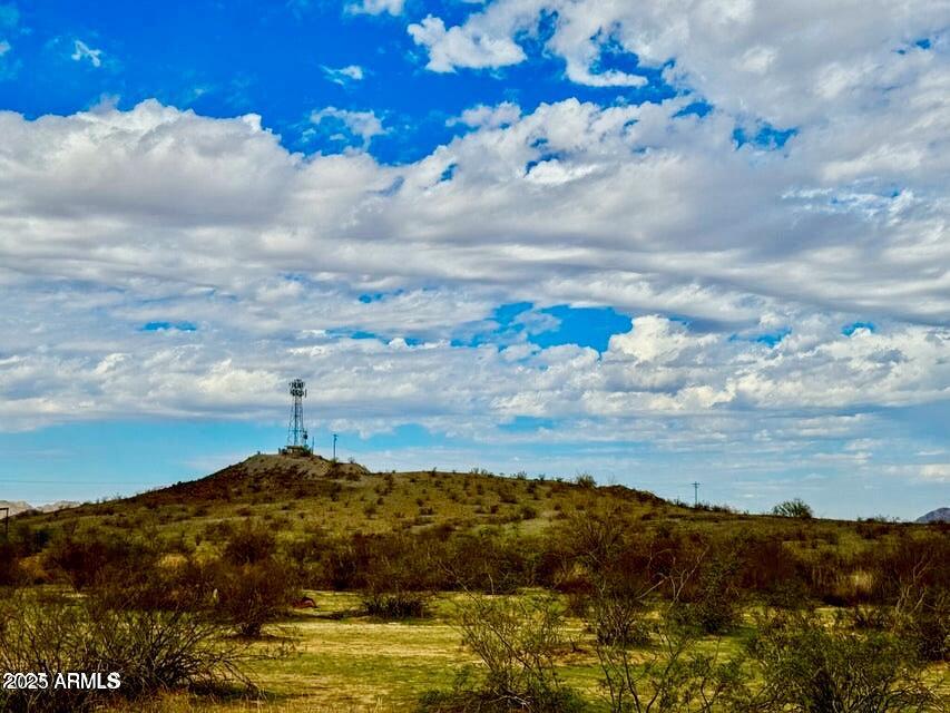 0 W Barnes Rd 5 Acres -- -