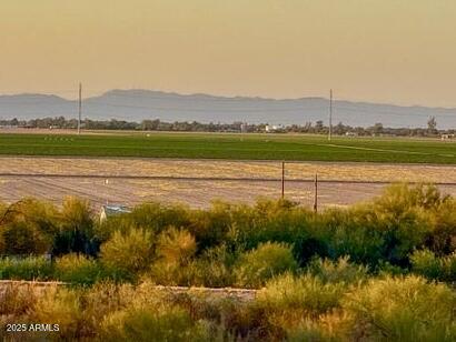 0 W Barnes Rd 5 Acres -- -