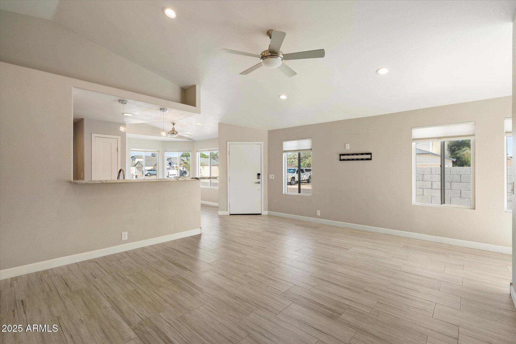 8835 W MICHELLE Drive