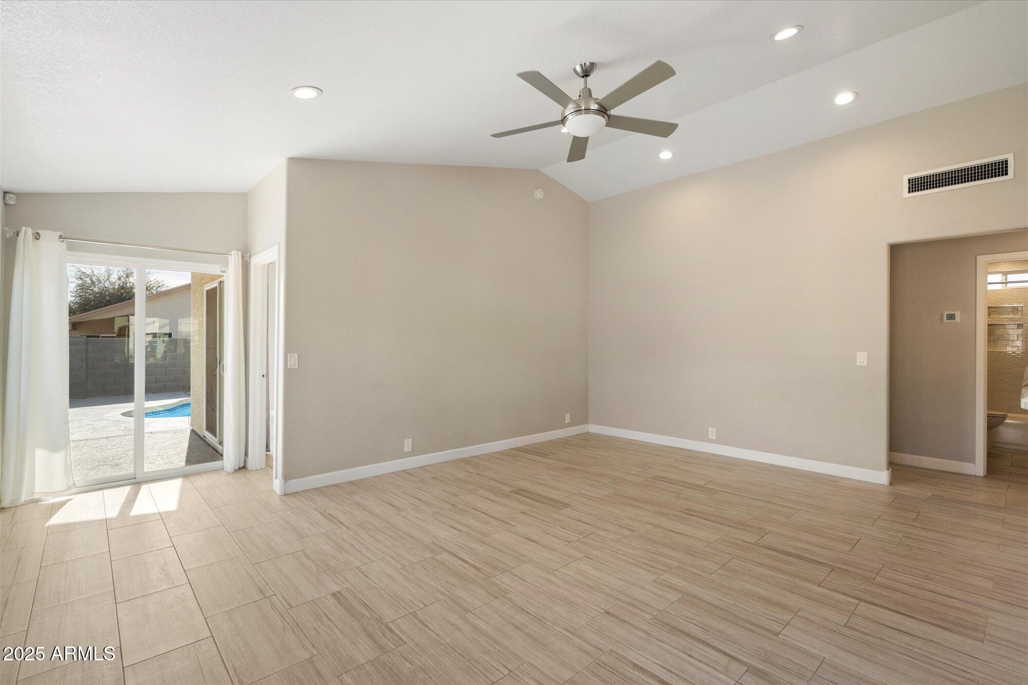 8835 W MICHELLE Drive