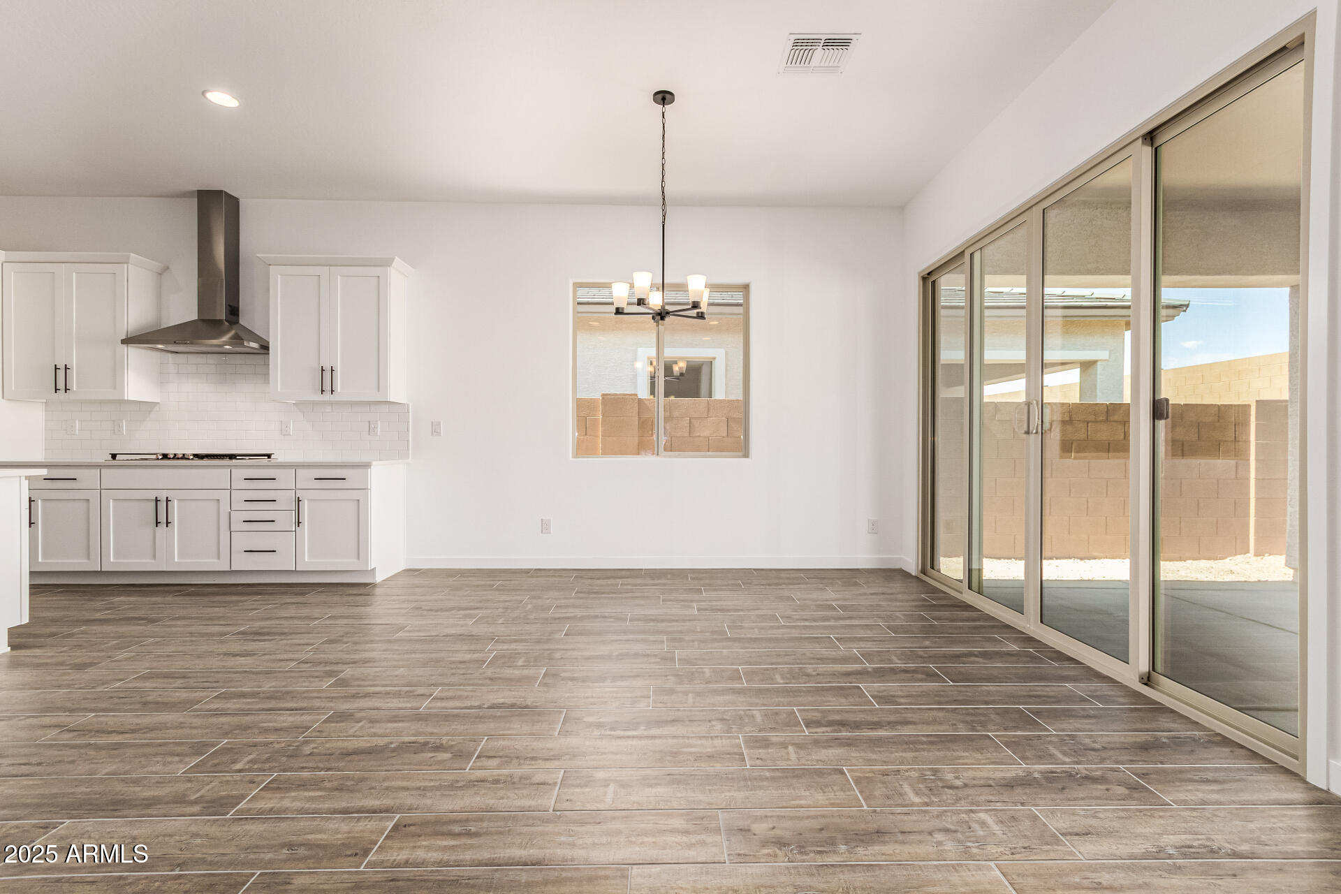 15818 W MIAMI Street