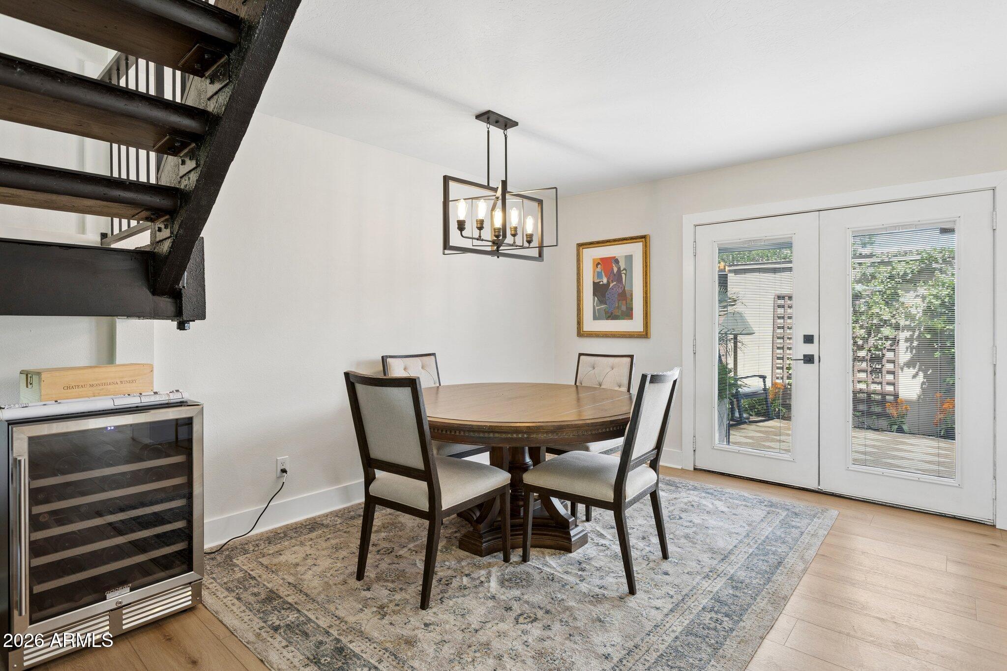 2818 E CLARENDON Avenue